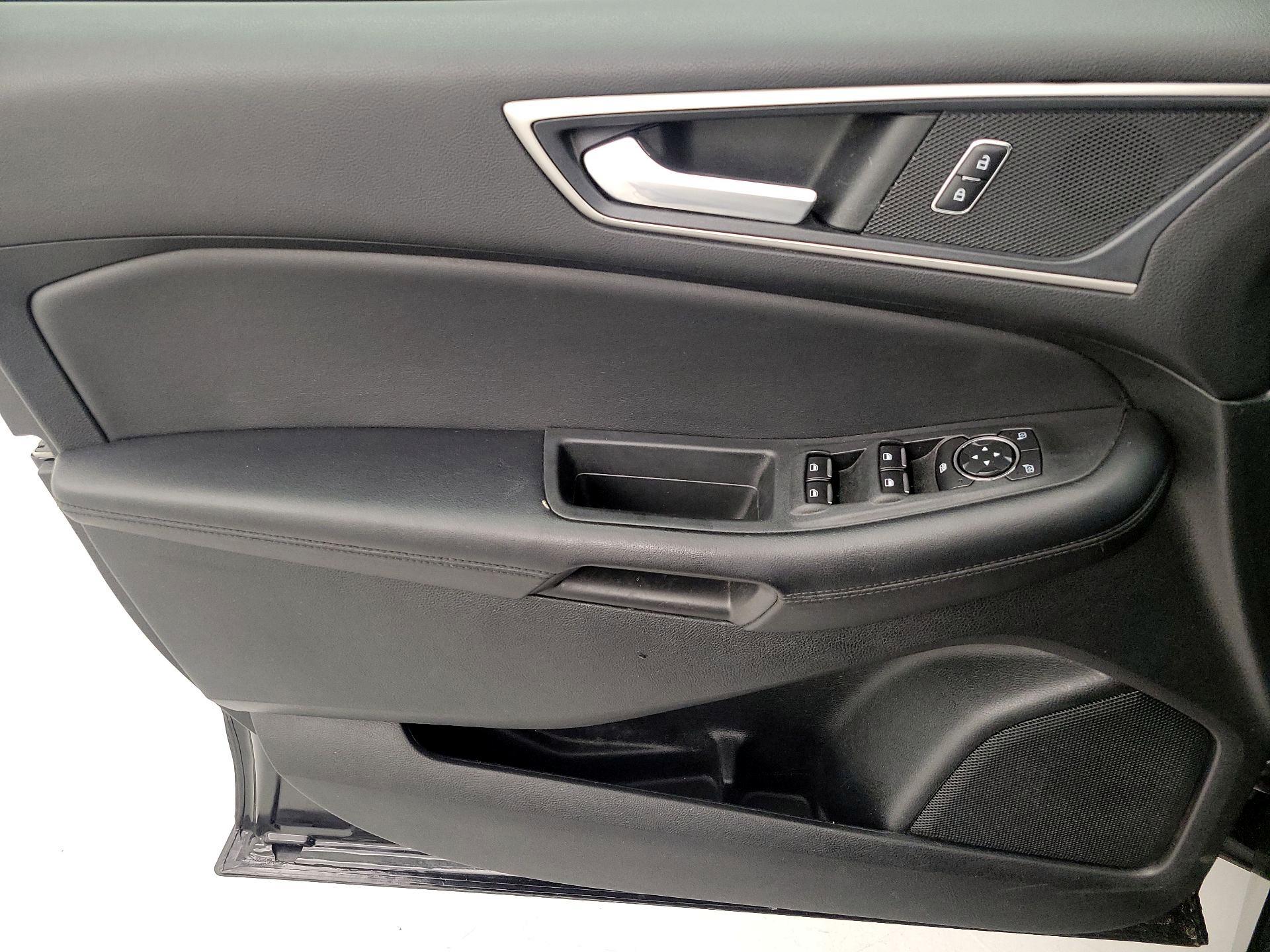 Thumbnail: 2022 Ford Edge - 10