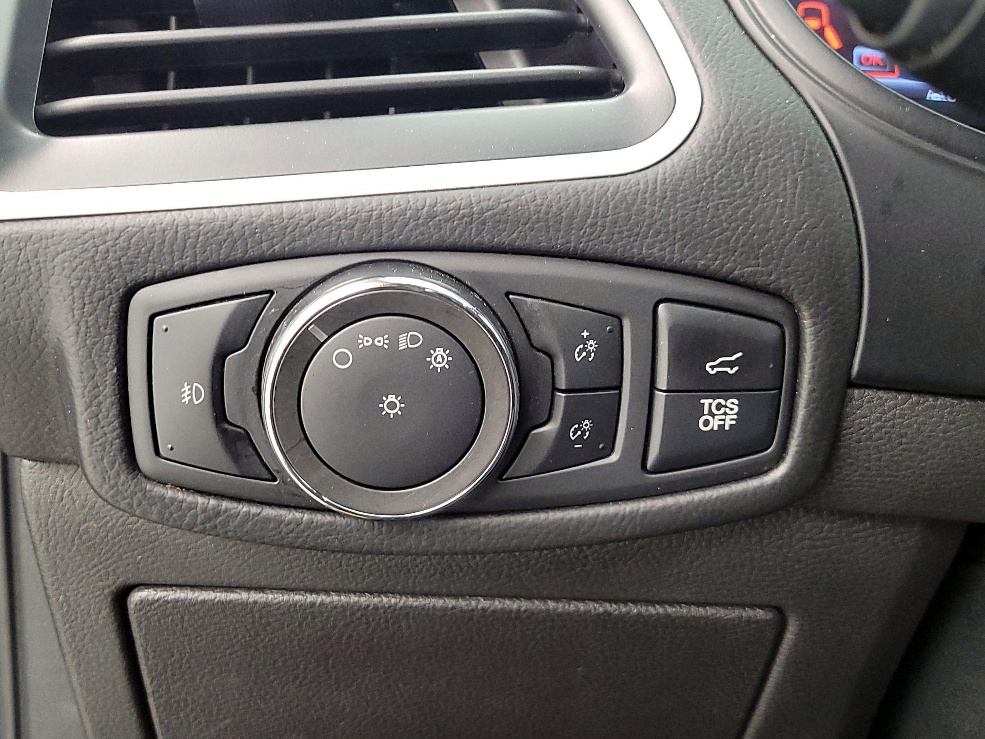 Thumbnail: 2022 Ford Edge - 11