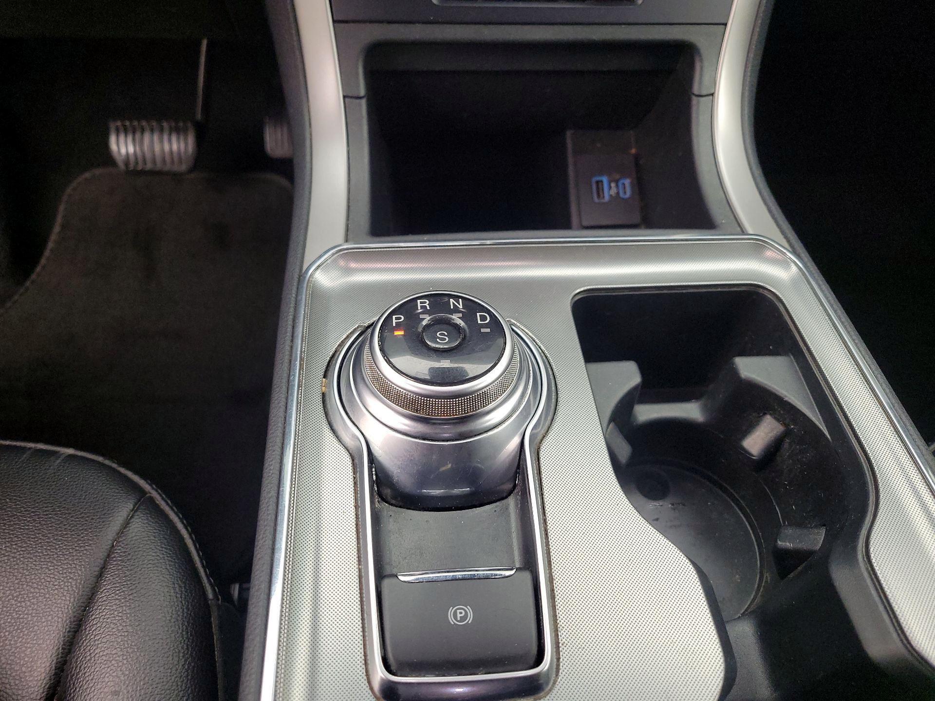 Thumbnail: 2022 Ford Edge - 15