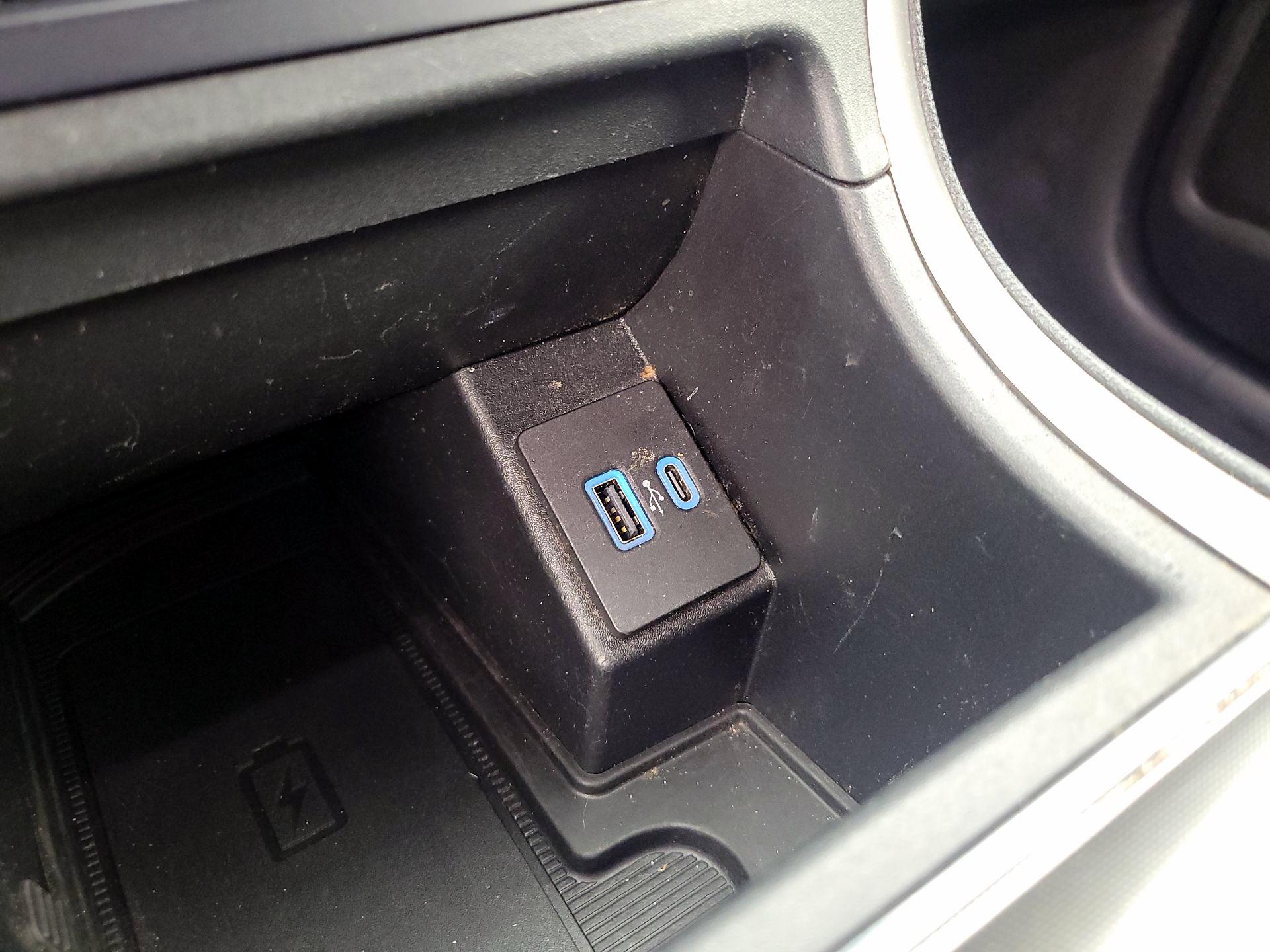 Thumbnail: 2022 Ford Edge - 16