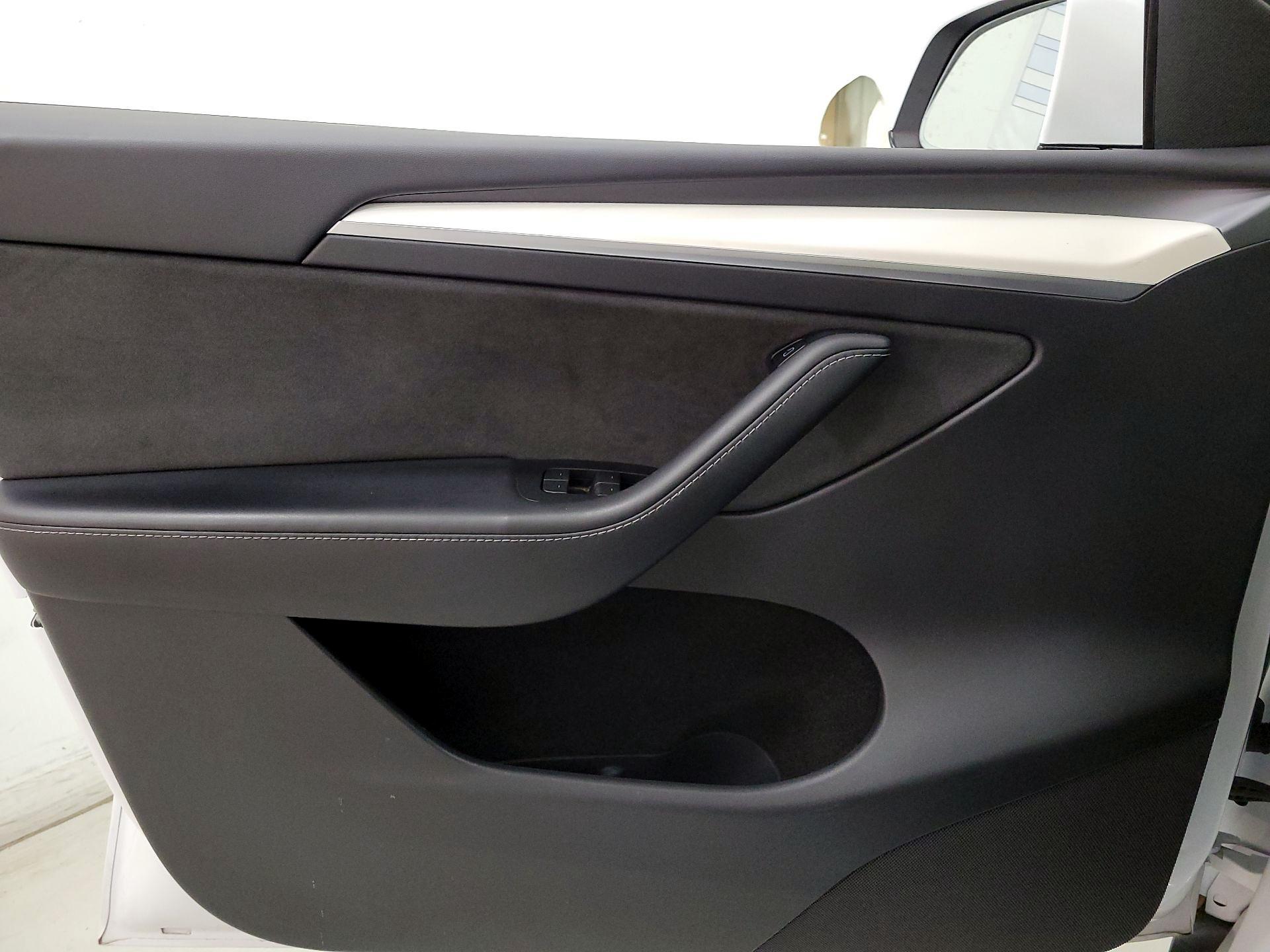 Thumbnail: 2023 Tesla Model Y - 12