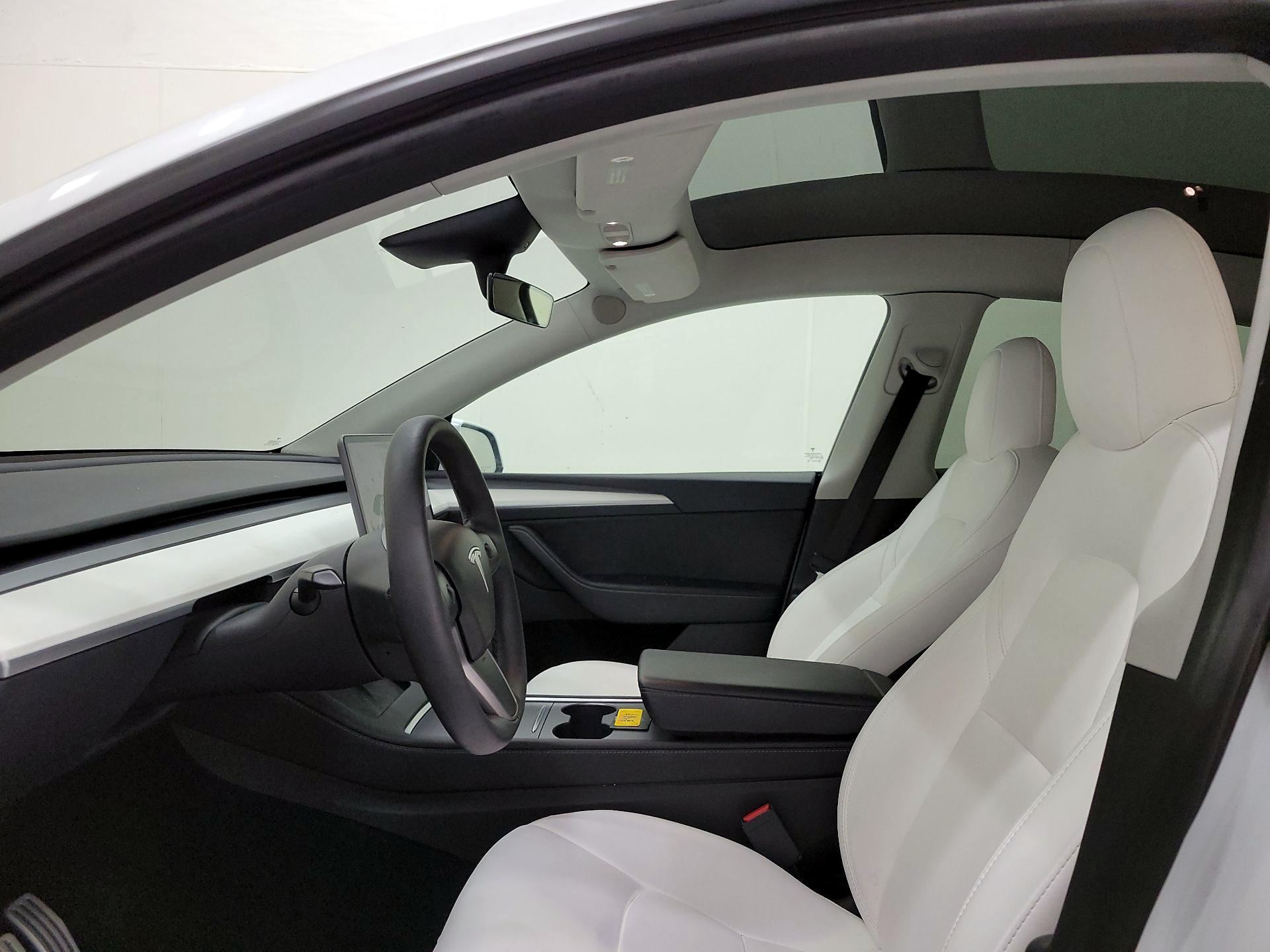 Thumbnail: 2023 Tesla Model Y - 18