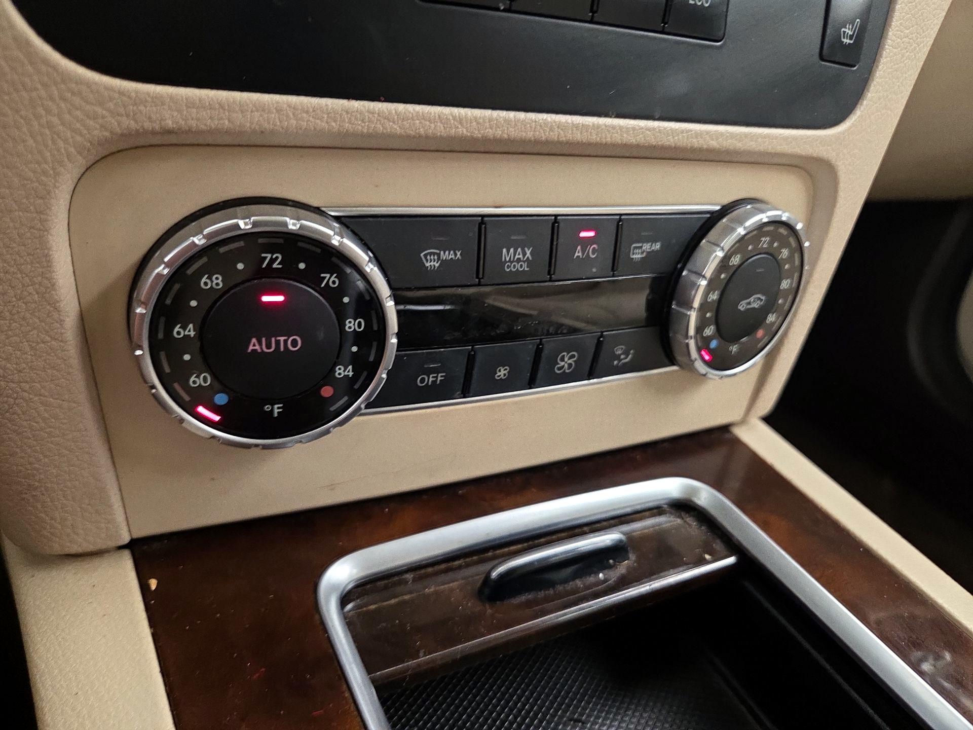 Thumbnail: 2015 Mercedes-Benz GLK - 17