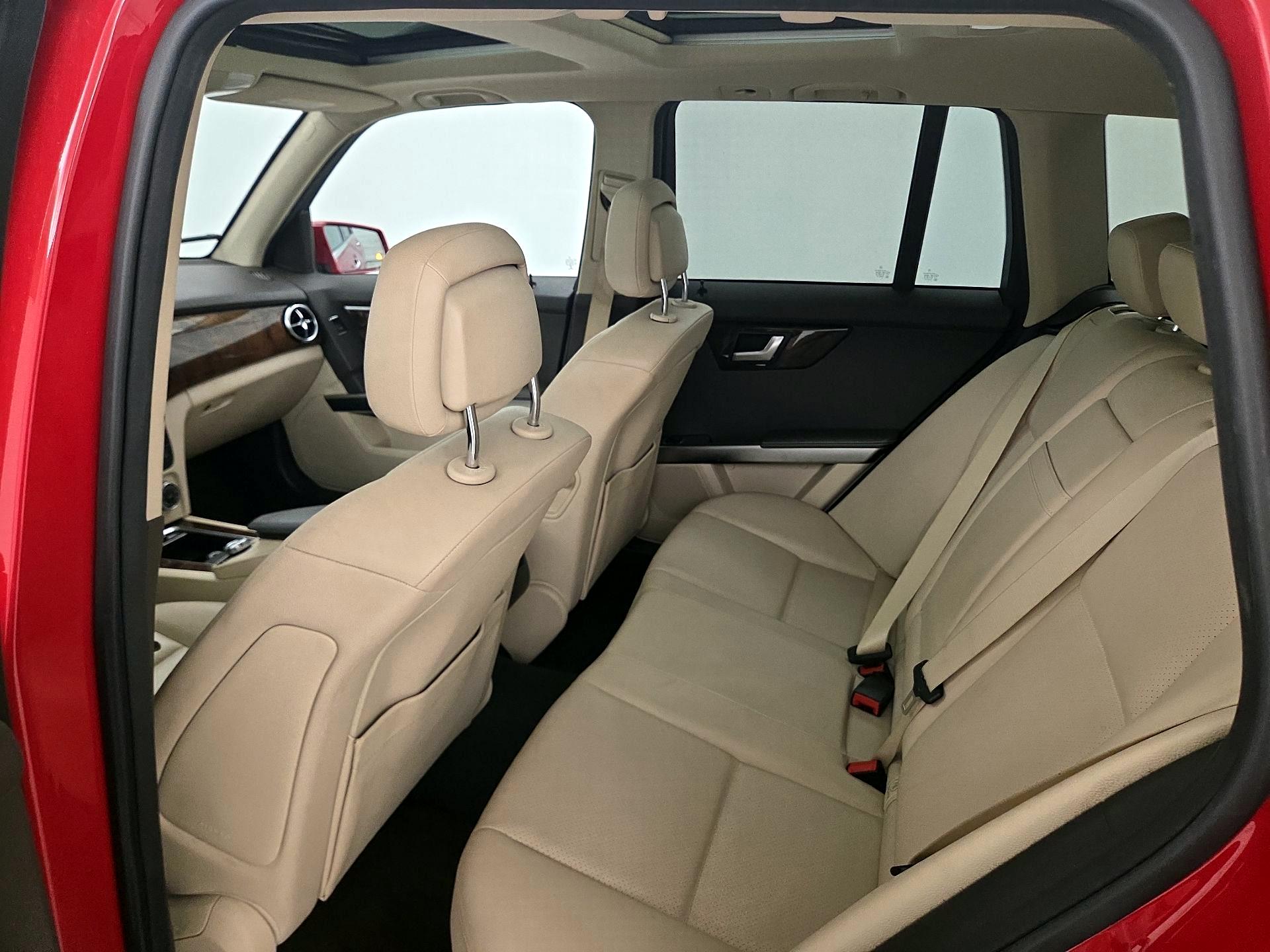 Thumbnail: 2015 Mercedes-Benz GLK - 20
