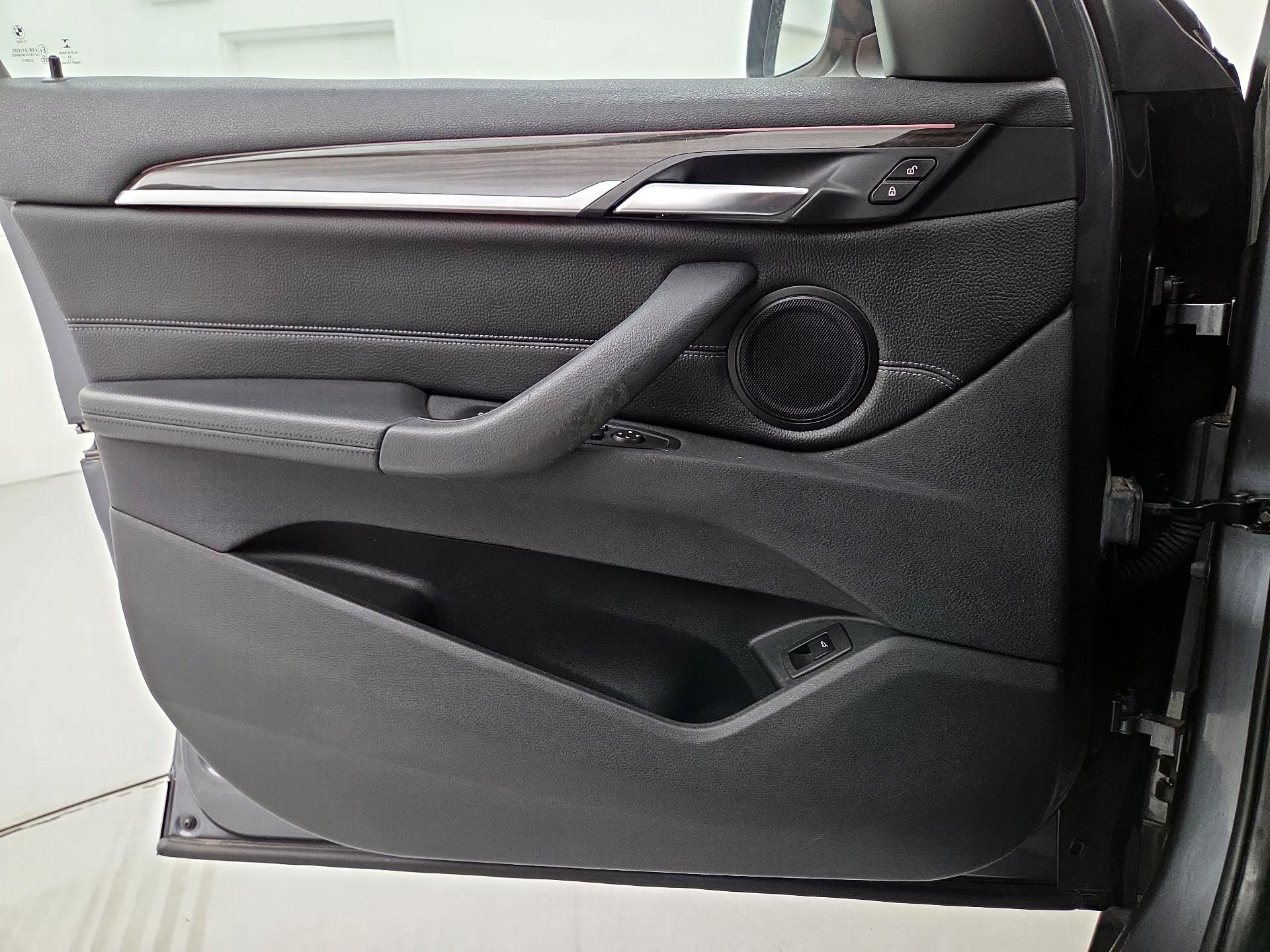 Thumbnail: 2016 BMW X1 - 12