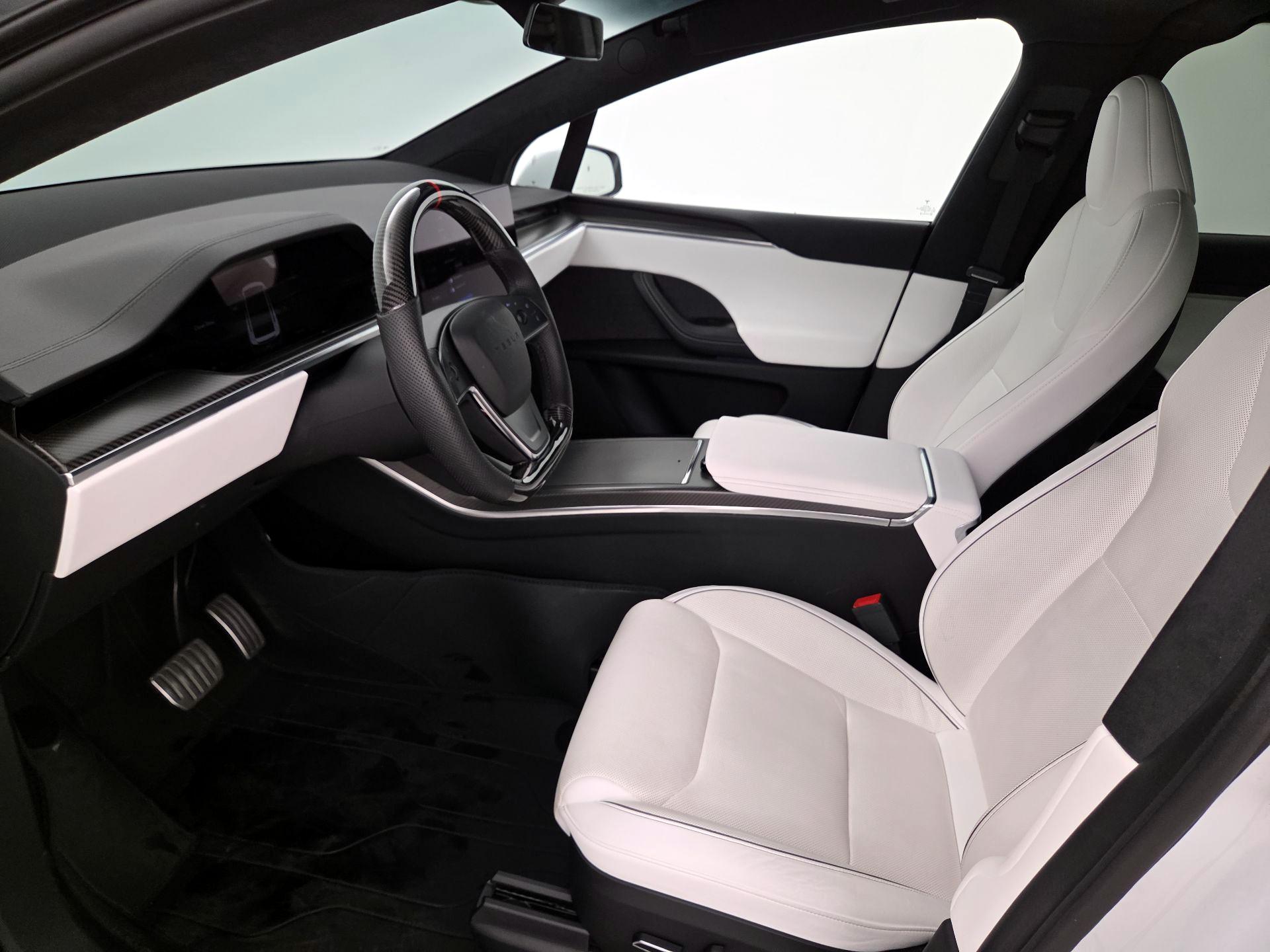 Thumbnail: 2022 Tesla Model X - 11