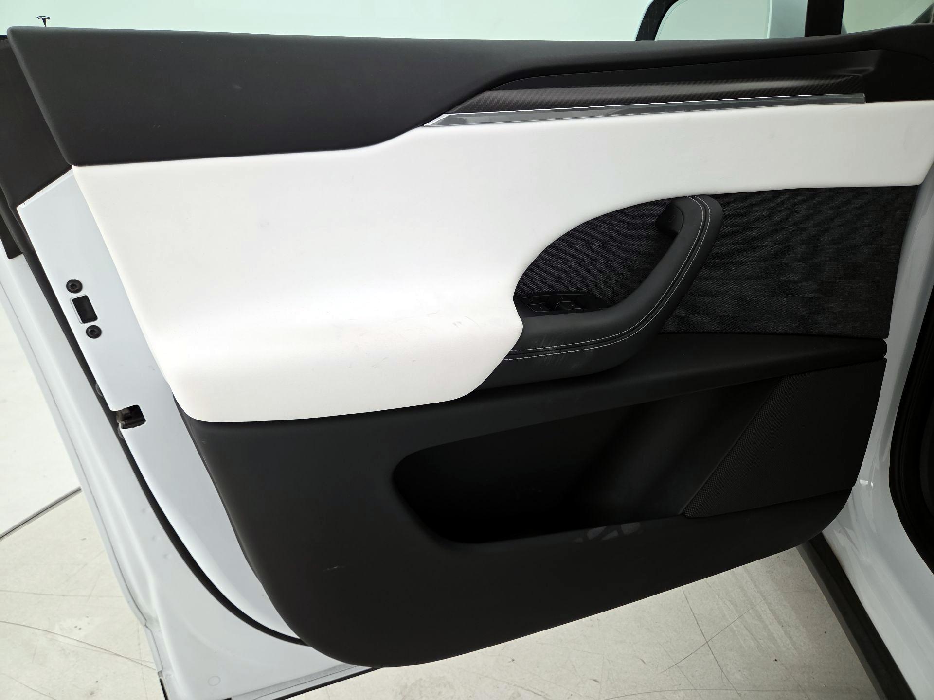 Thumbnail: 2022 Tesla Model X - 12