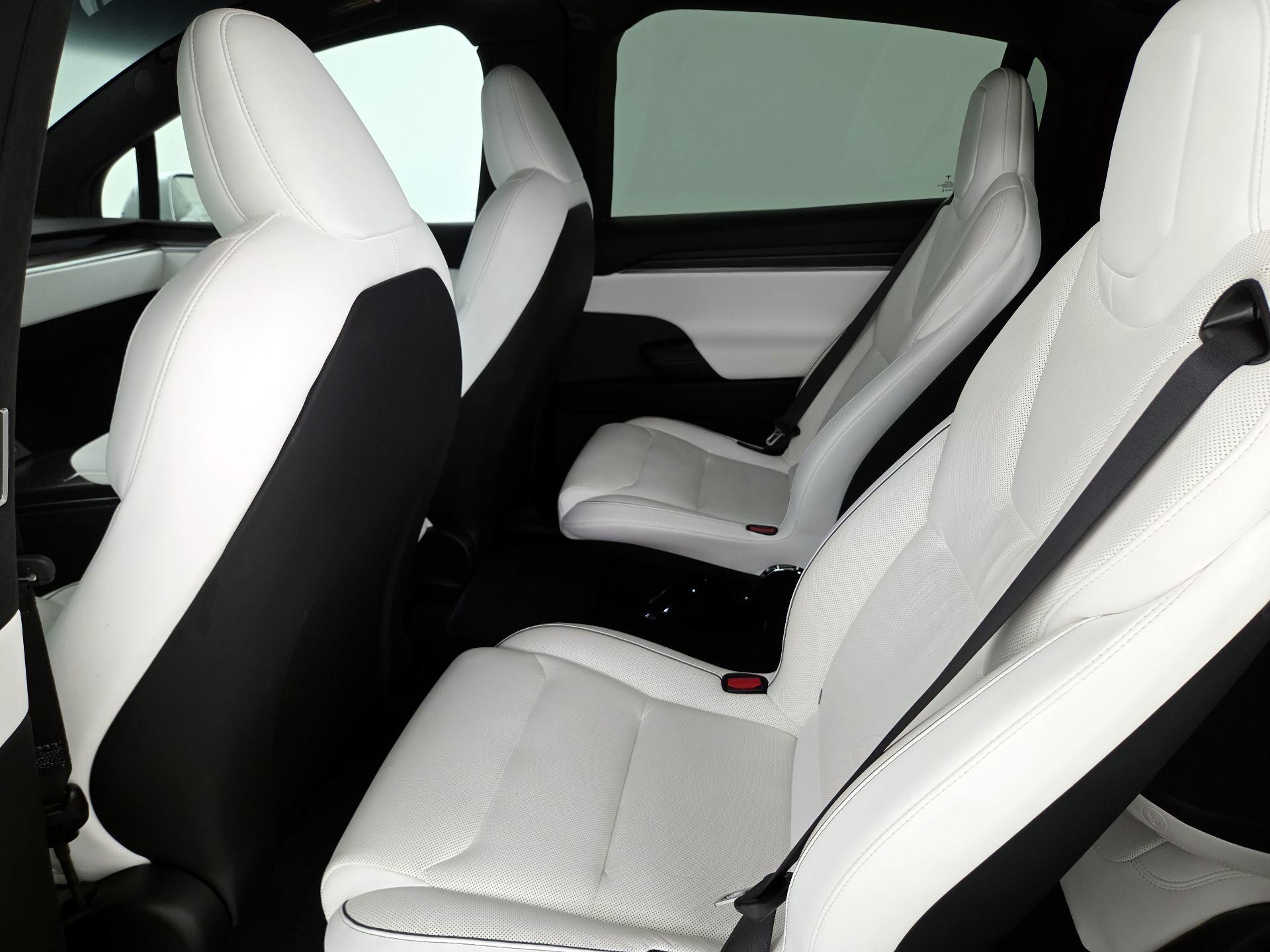 Thumbnail: 2022 Tesla Model X - 18