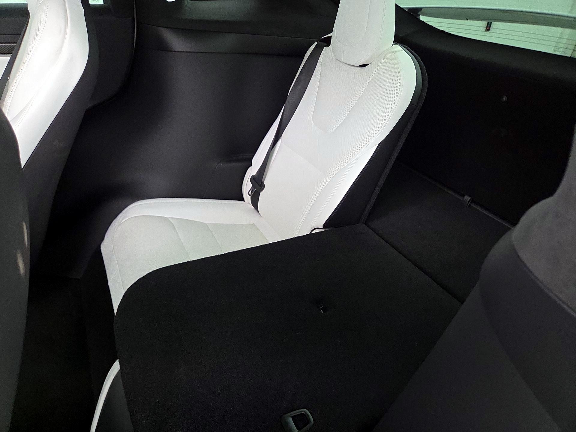 Thumbnail: 2022 Tesla Model X - 19