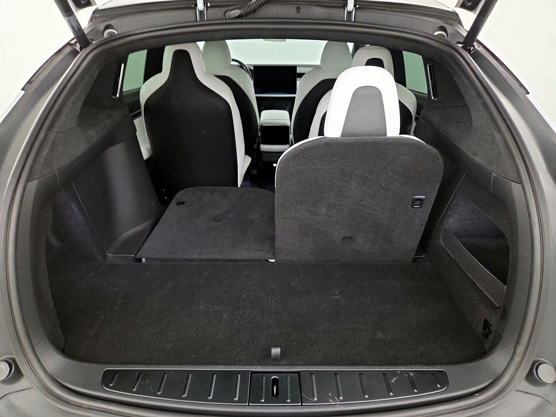 Thumbnail: 2022 Tesla Model X - 20