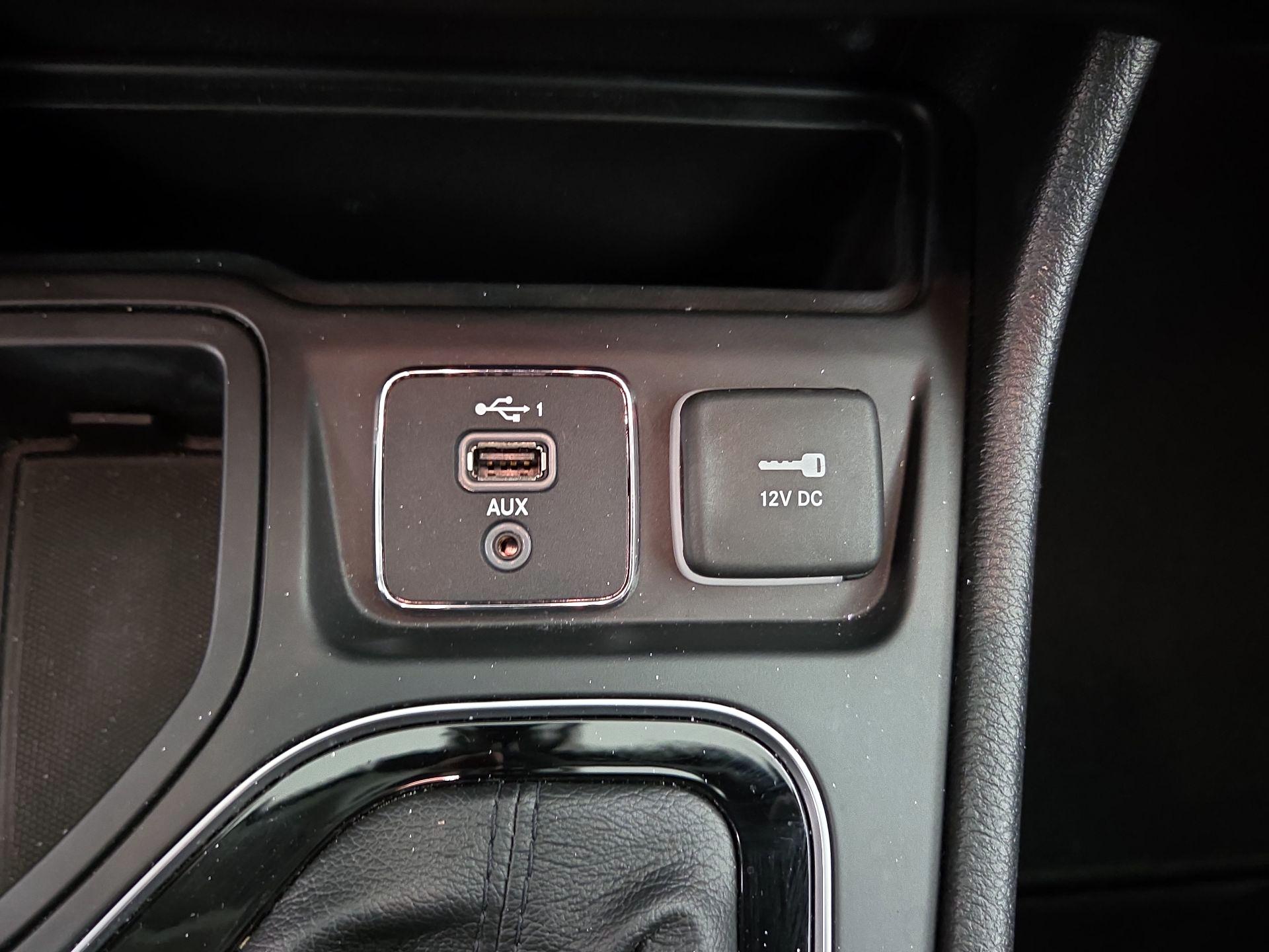 Thumbnail: 2020 Jeep Cherokee - 18