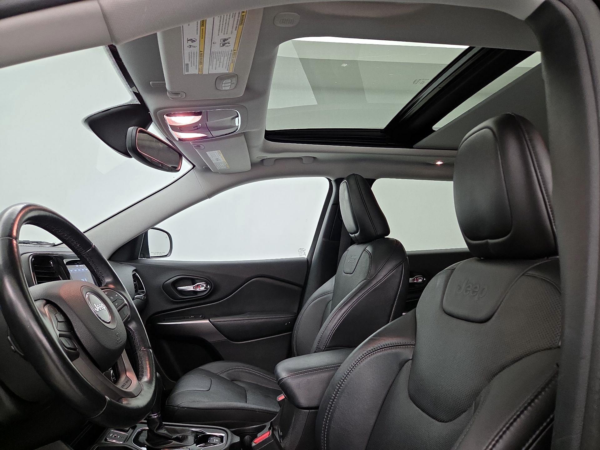 Thumbnail: 2020 Jeep Cherokee - 19