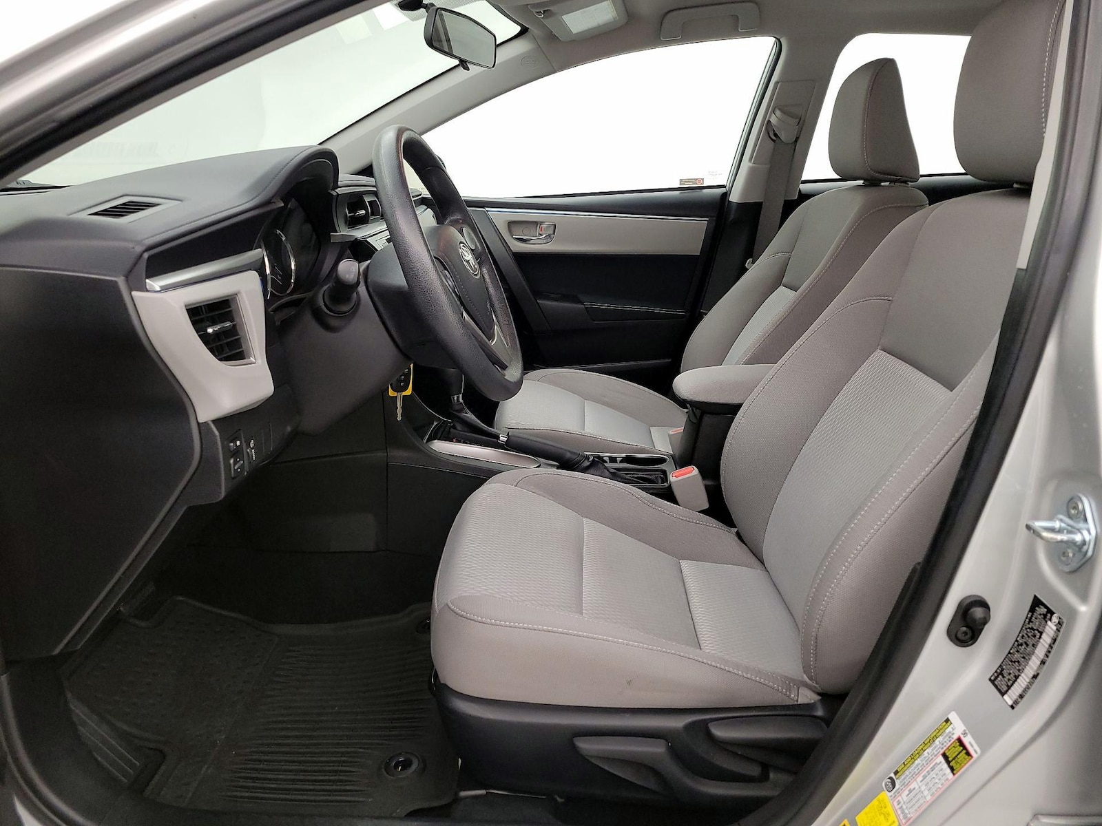 2016 Toyota Corolla LE - Photo 12