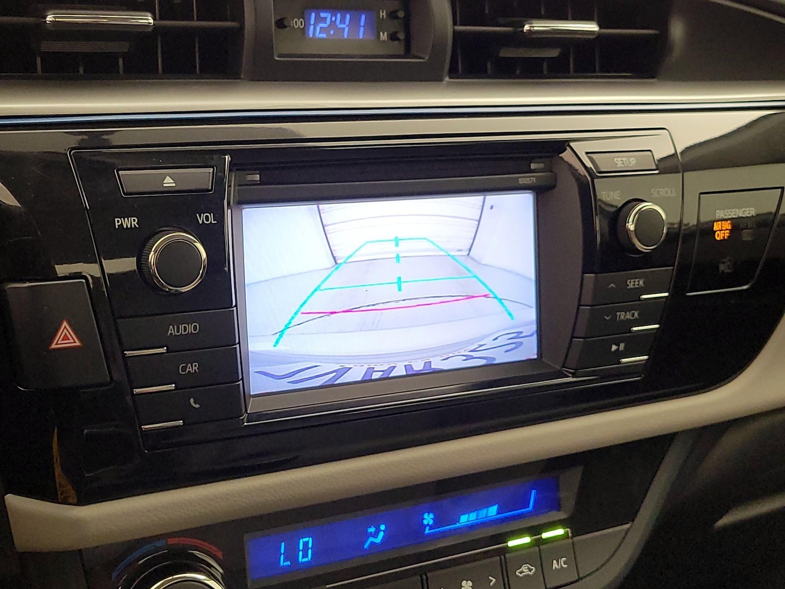 2016 Toyota Corolla LE - Photo 15