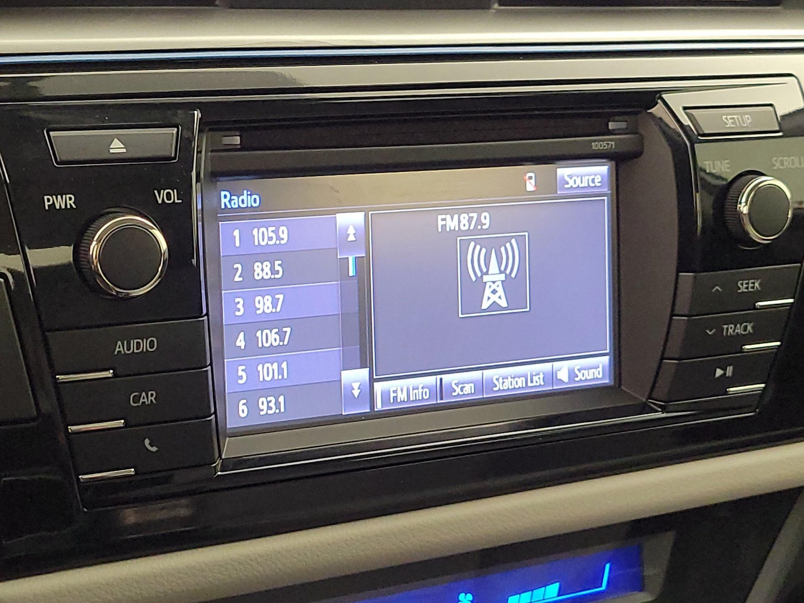 2016 Toyota Corolla LE - Photo 16