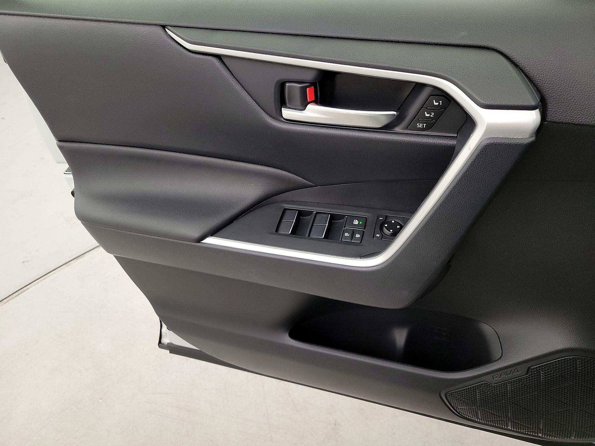 Thumbnail: 2024 Toyota RAV4 - 10