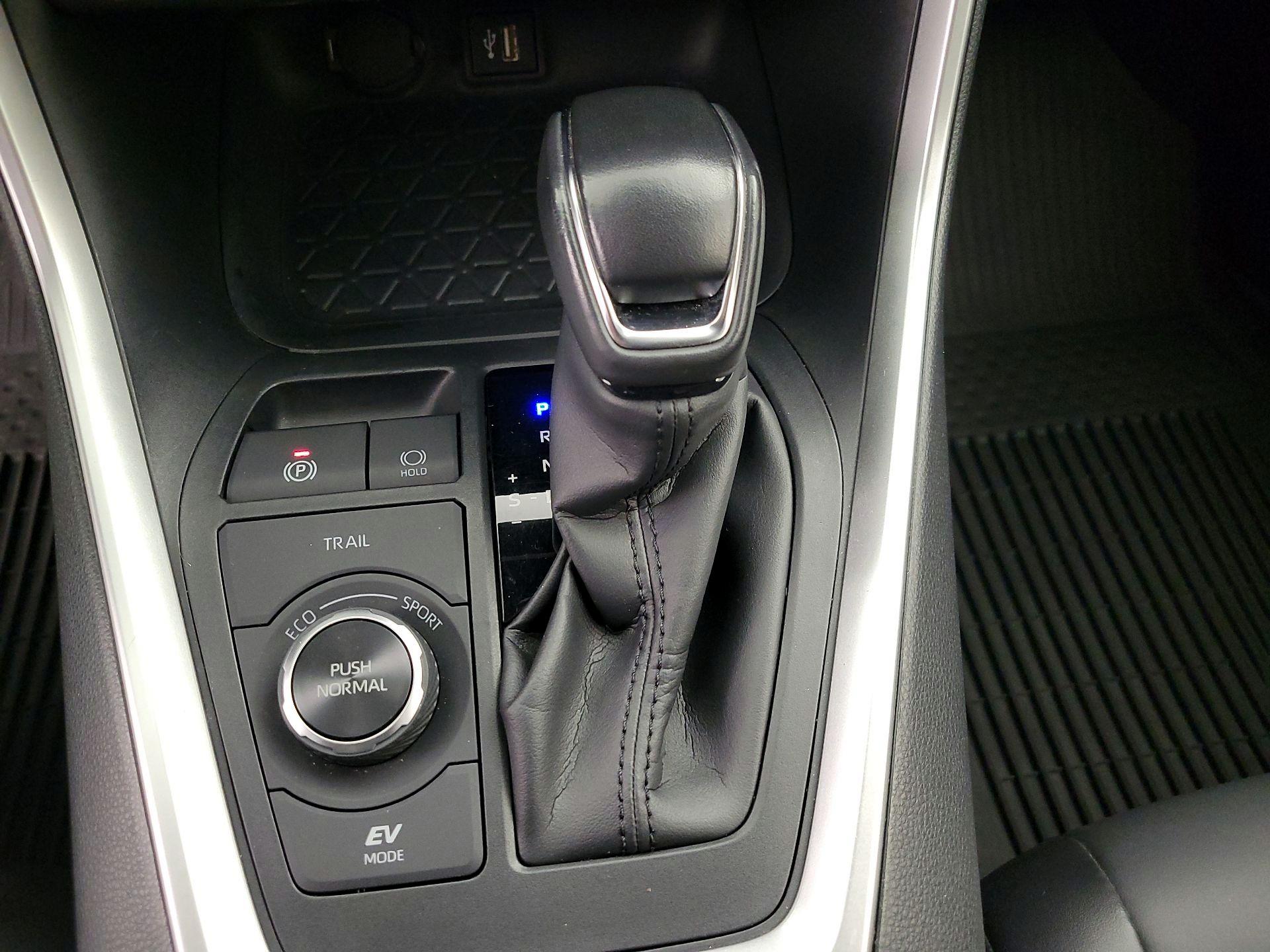 Thumbnail: 2024 Toyota RAV4 - 15