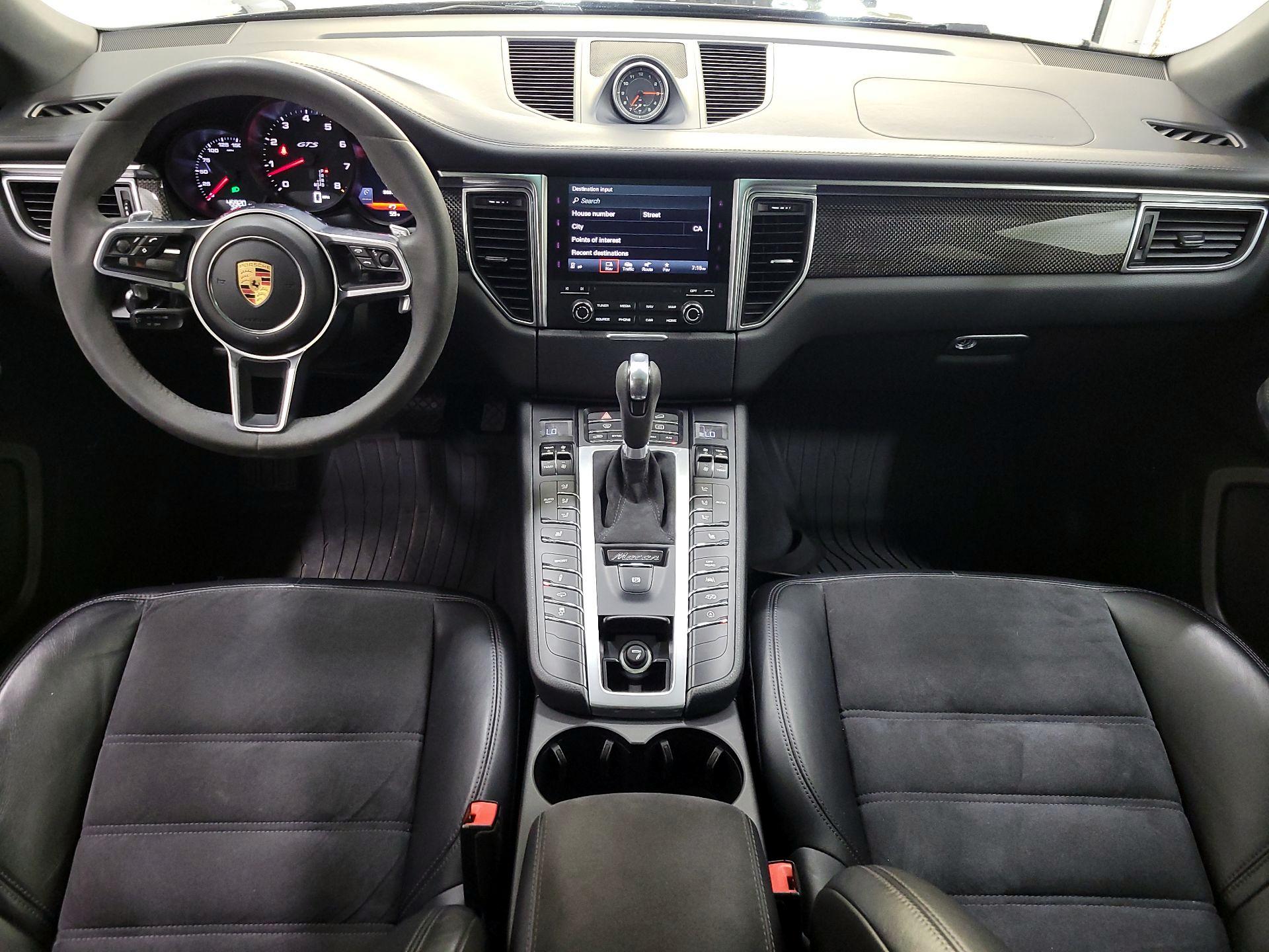 Thumbnail: 2017 Porsche Macan - 9