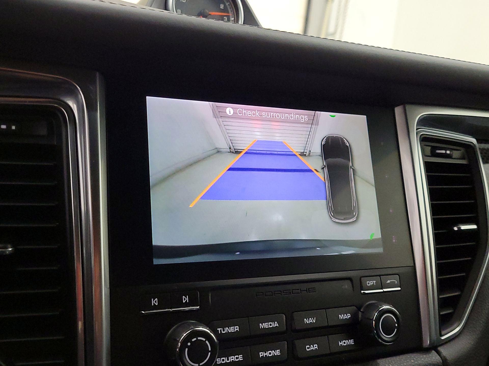 Thumbnail: 2017 Porsche Macan - 15