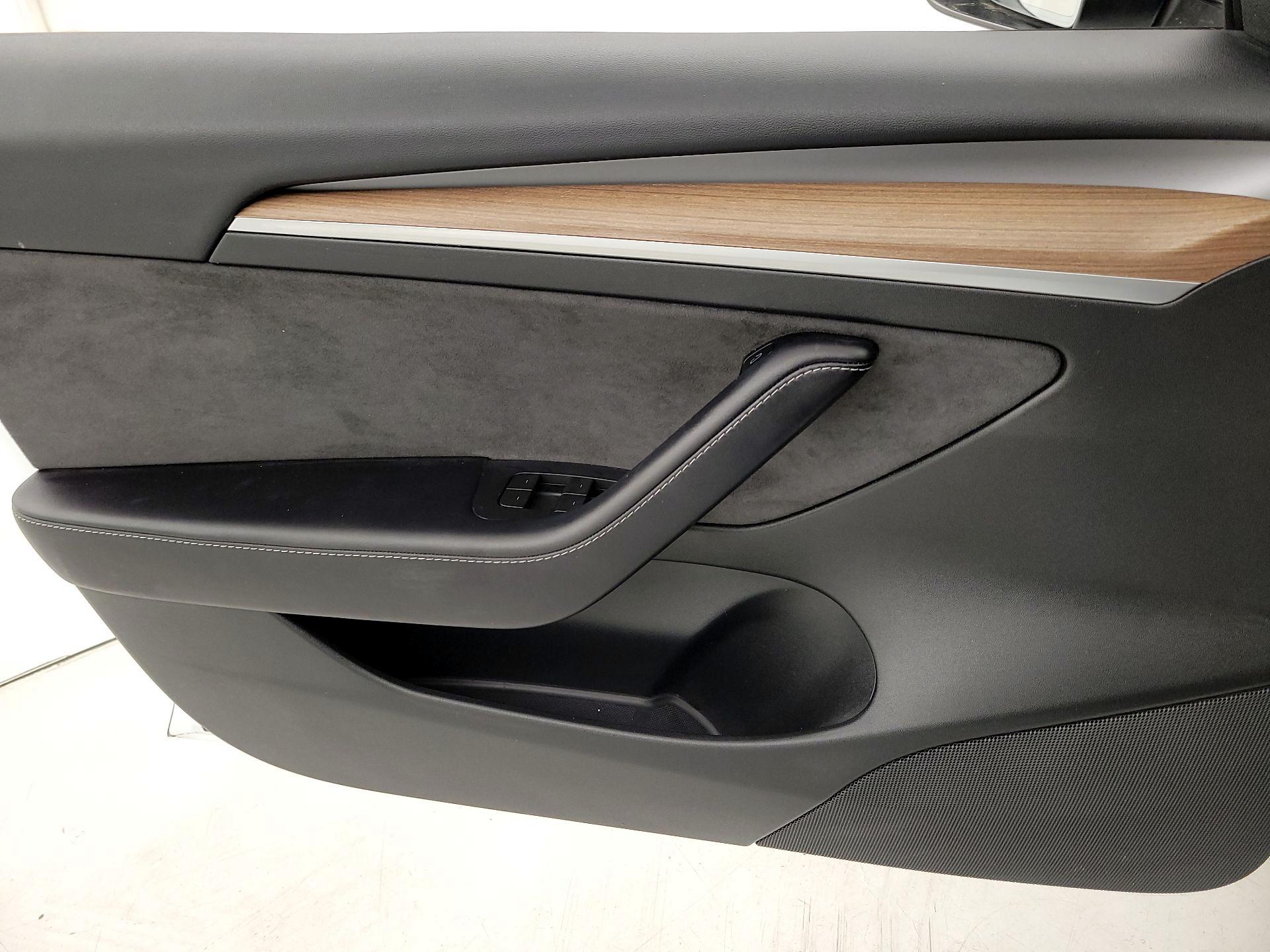 Thumbnail: 2023 Tesla Model 3 - 12
