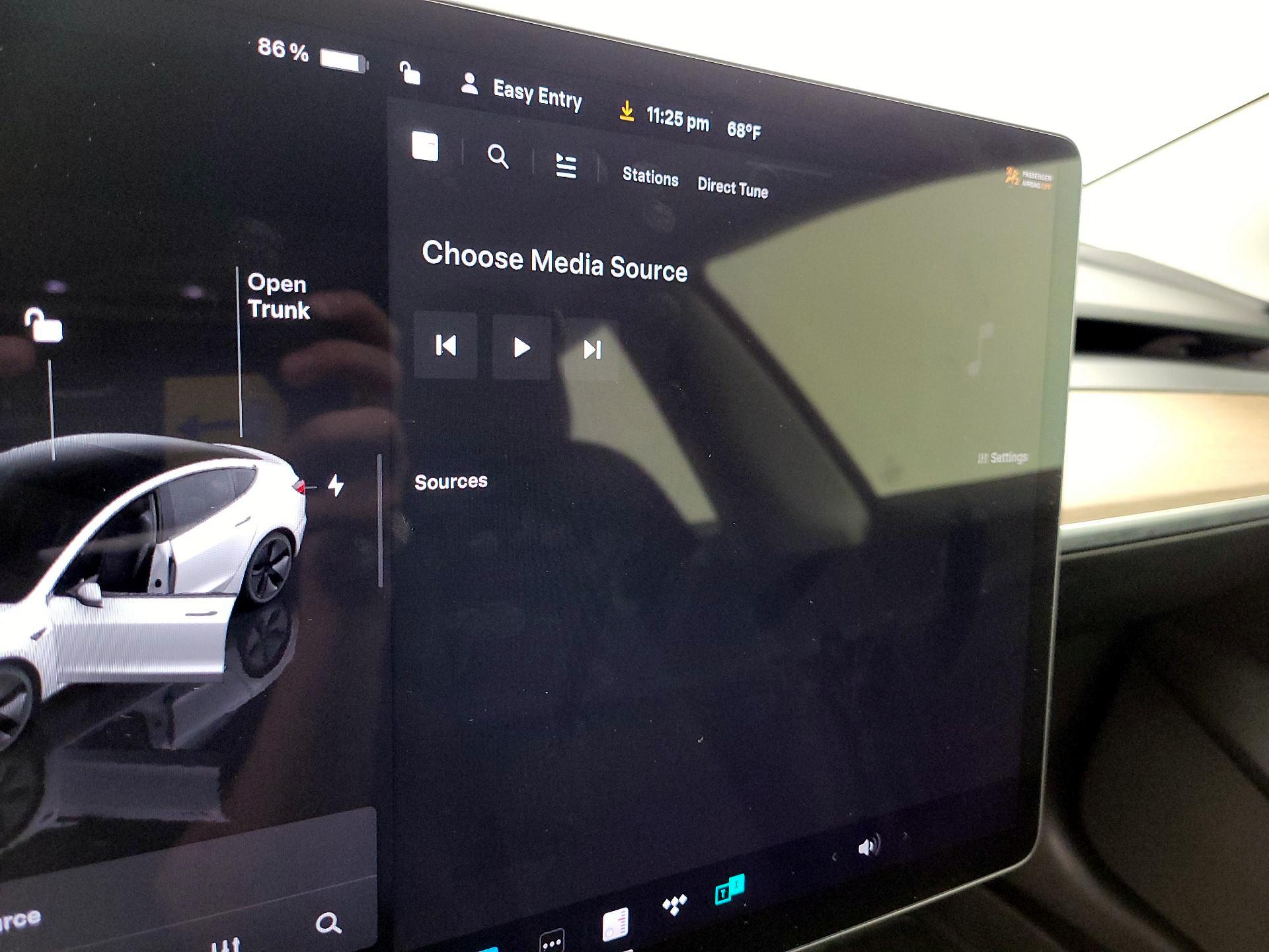 Thumbnail: 2023 Tesla Model 3 - 15