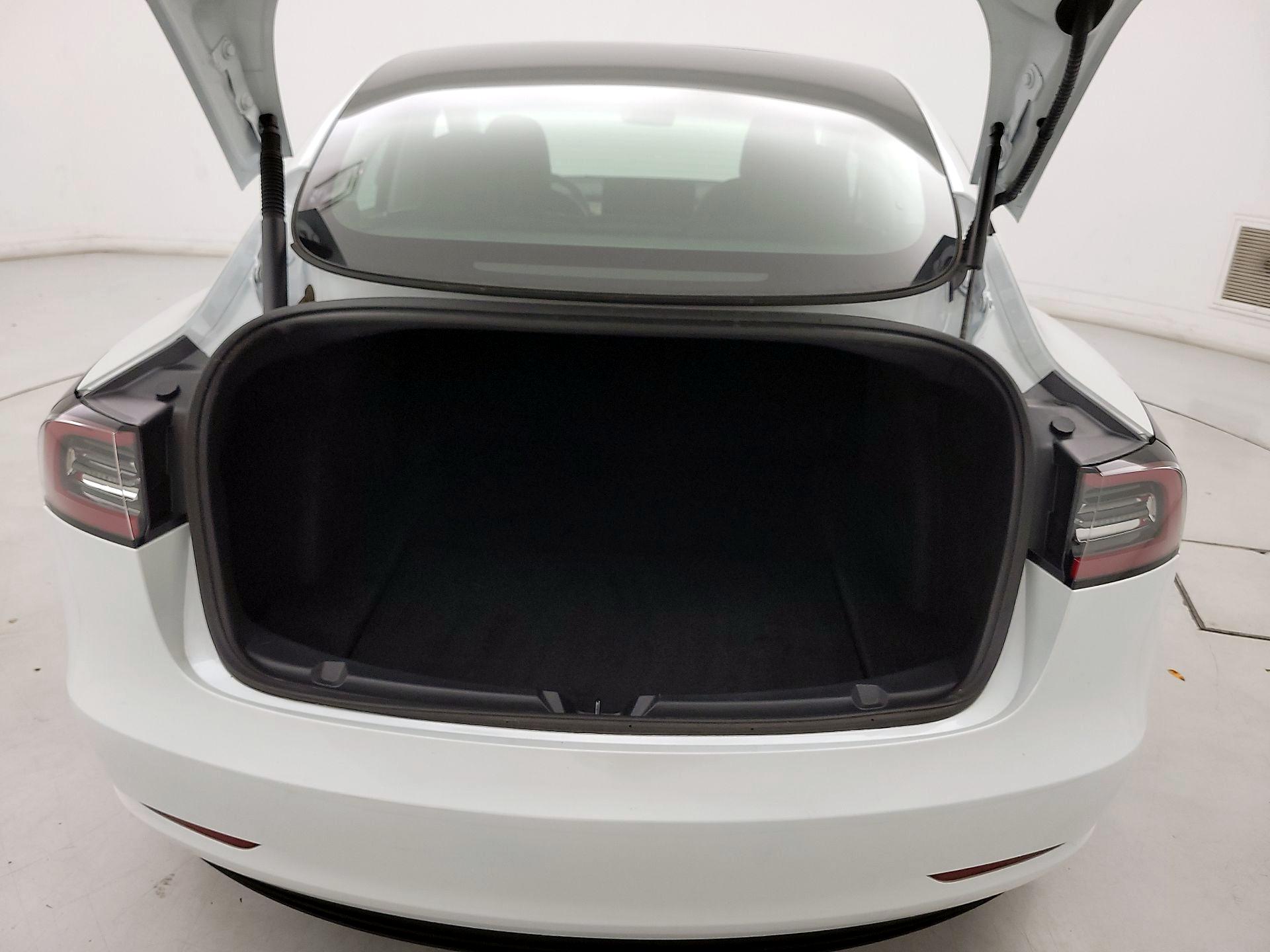 Thumbnail: 2023 Tesla Model 3 - 19