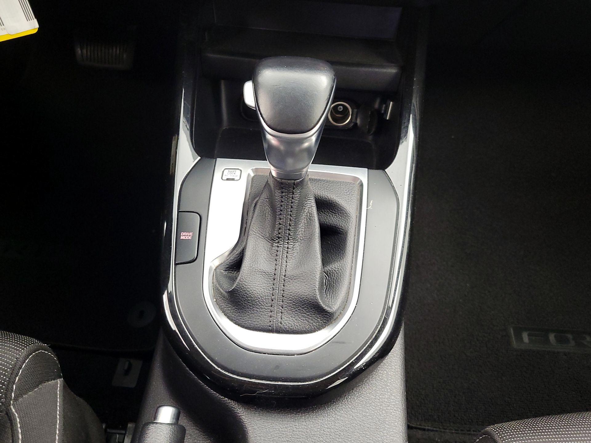 Thumbnail: 2019 Kia Forte - 17