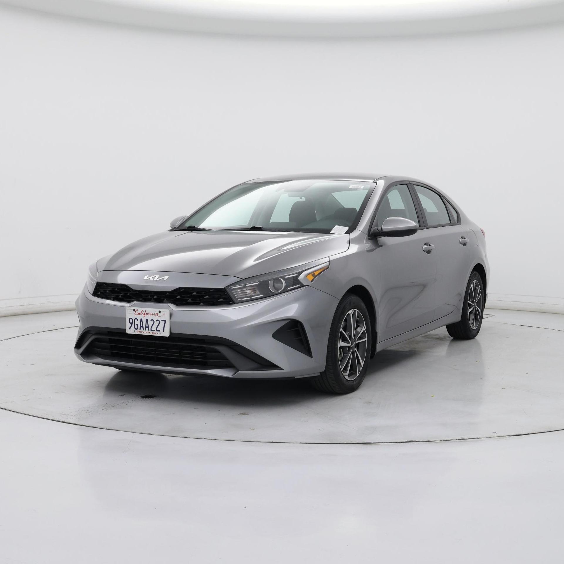 Thumbnail: 2023 Kia Forte - 4