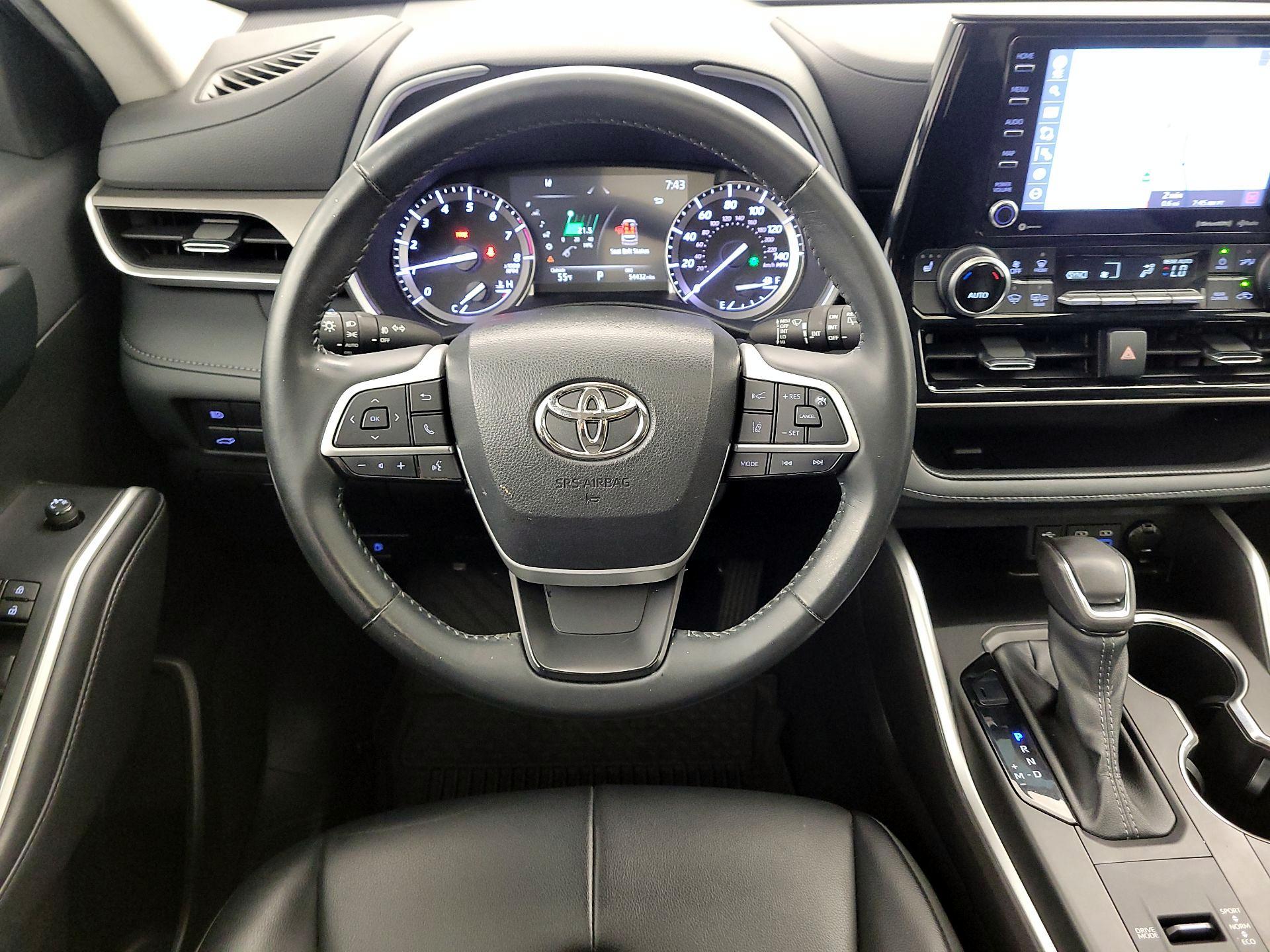 Thumbnail: 2022 Toyota Highlander - 10