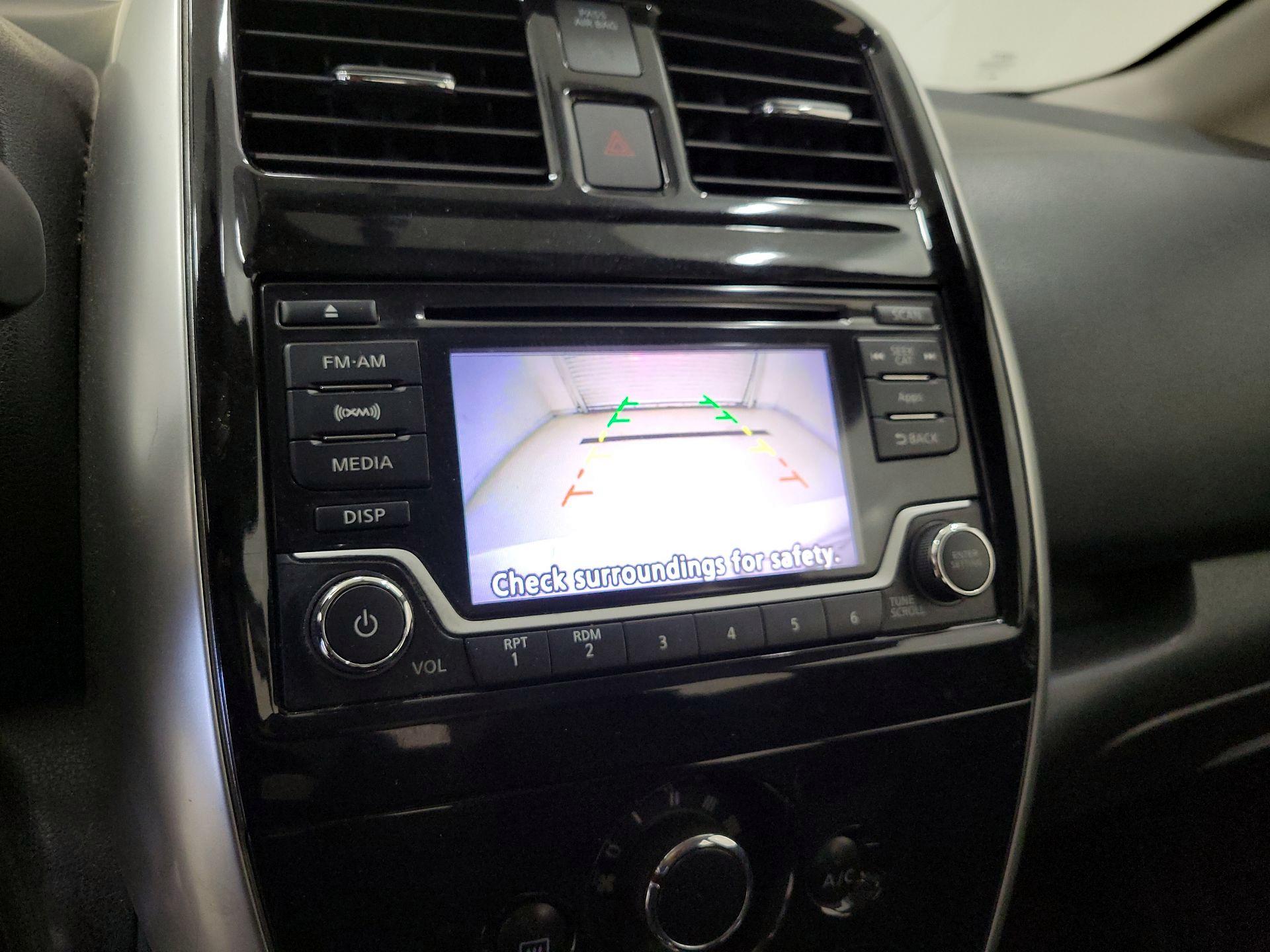 Thumbnail: 2016 Nissan Versa Note - 14