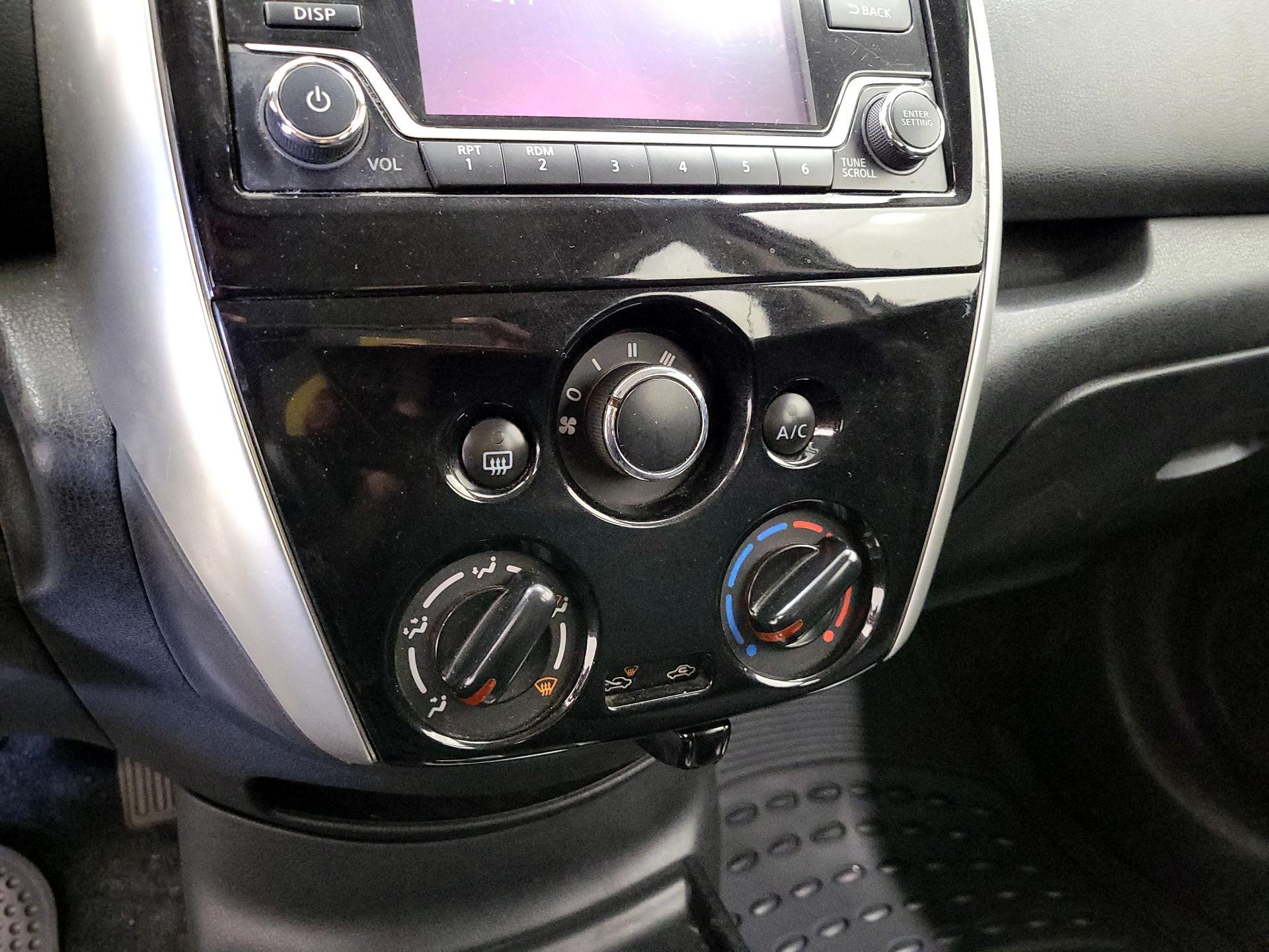 Thumbnail: 2016 Nissan Versa Note - 16