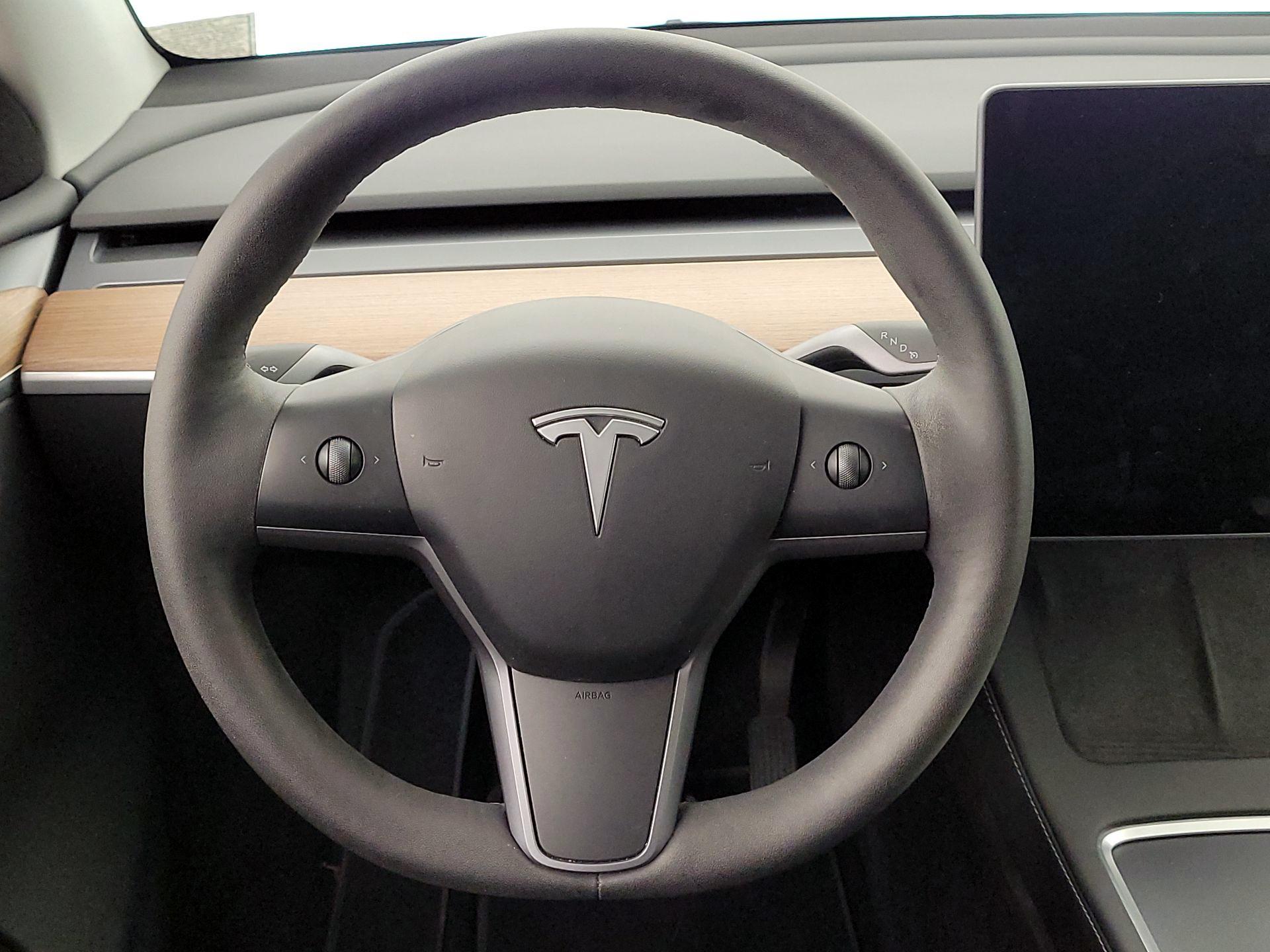 Thumbnail: 2023 Tesla Model Y - 10