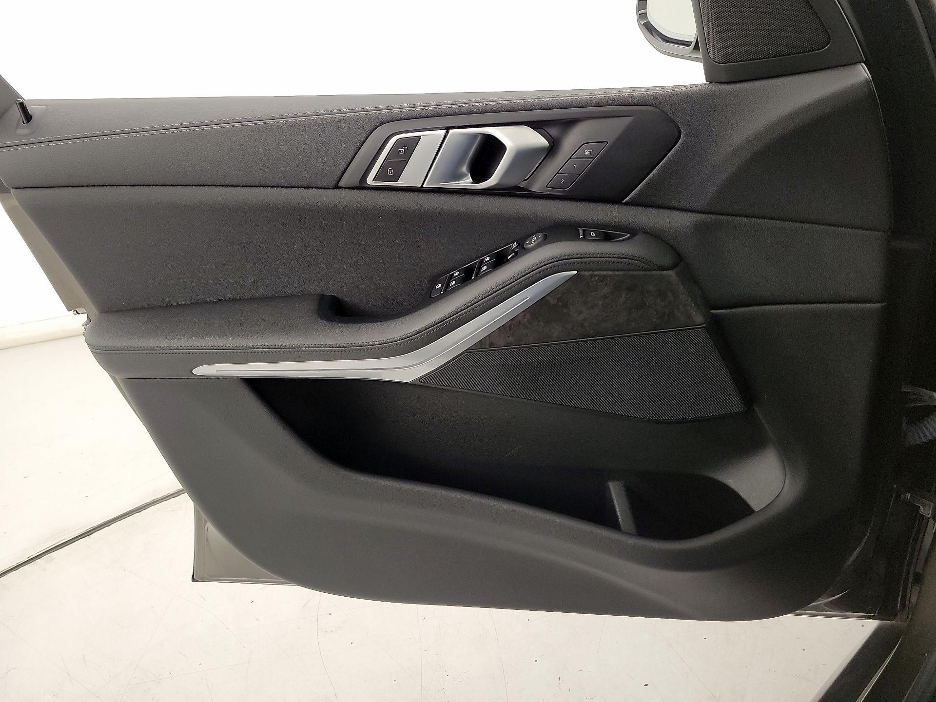 Thumbnail: 2022 BMW X5 - 12