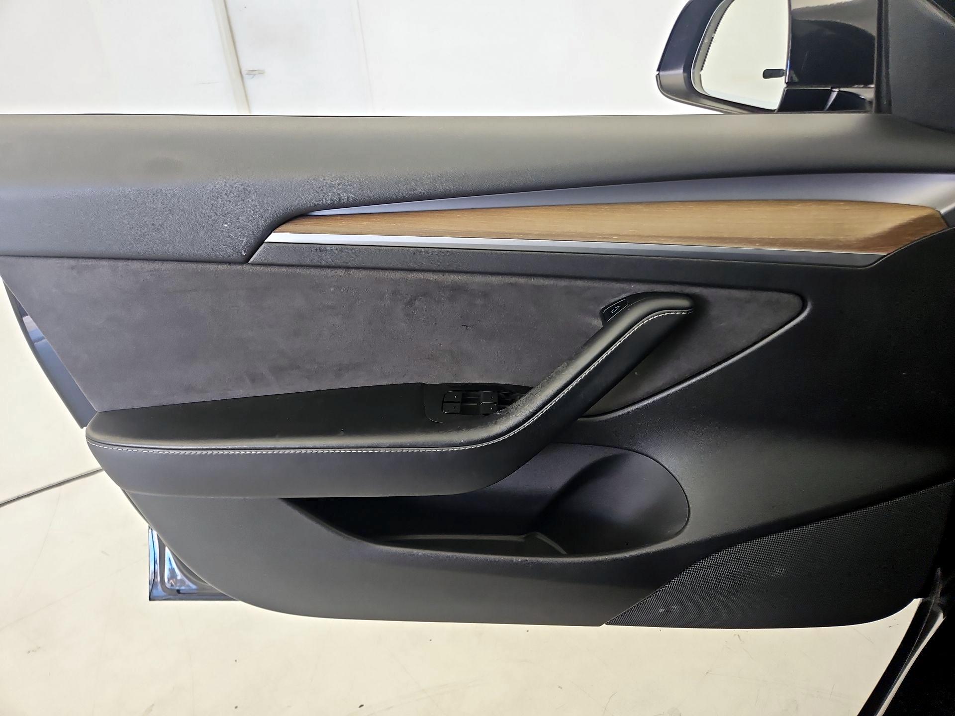 Thumbnail: 2021 Tesla Model 3 - 12