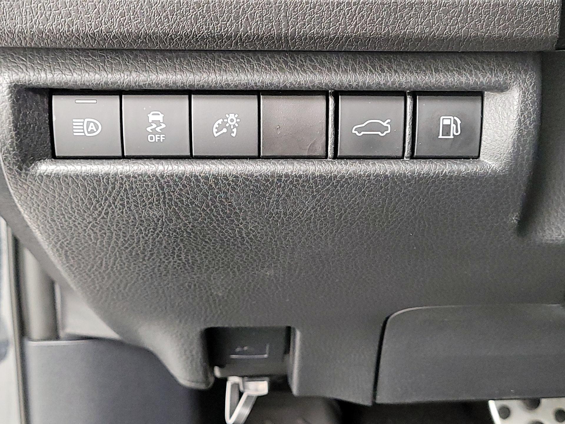 Thumbnail: 2025 Toyota Camry - 13