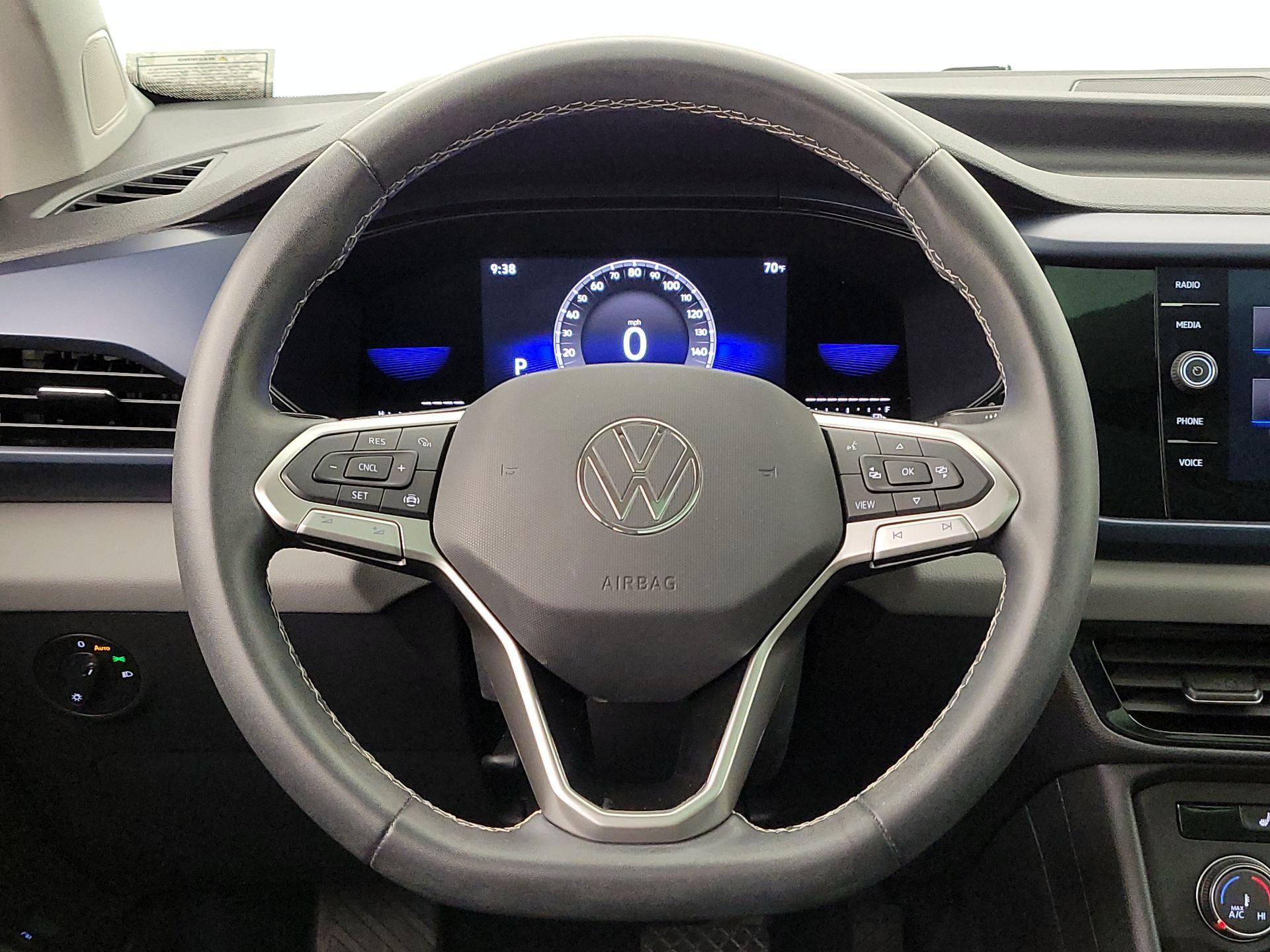 Thumbnail: 2022 Volkswagen Taos - 10