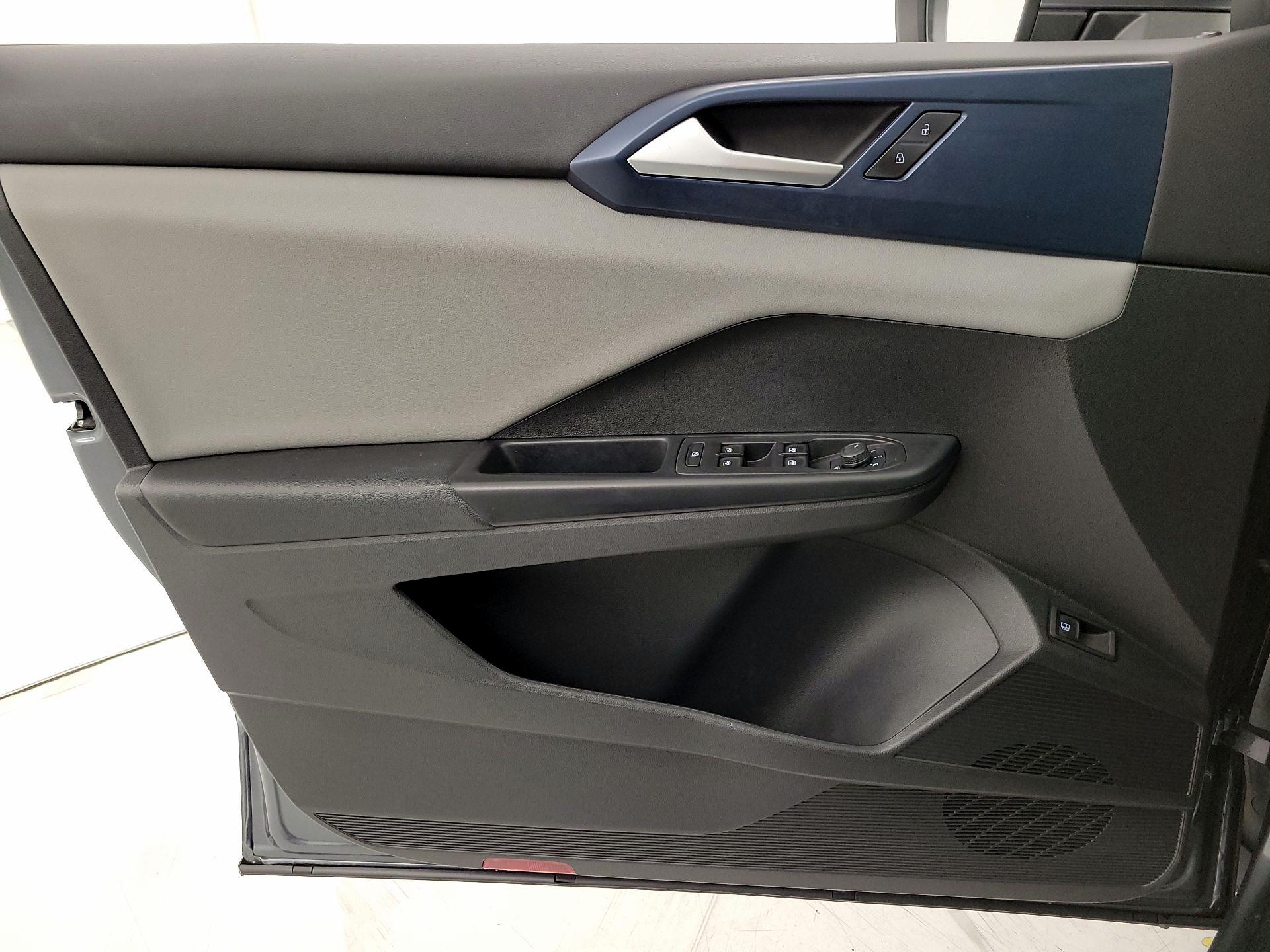 Thumbnail: 2022 Volkswagen Taos - 12