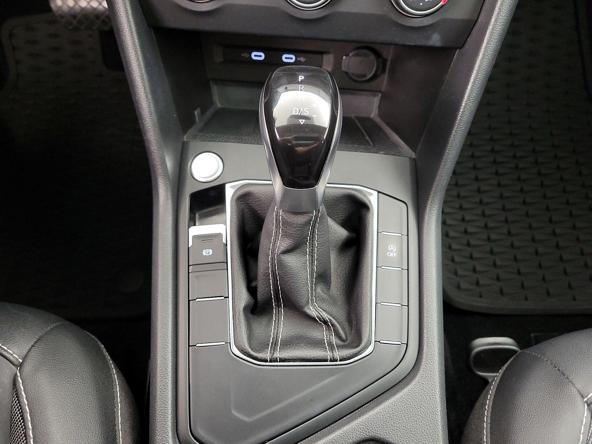 Thumbnail: 2022 Volkswagen Taos - 17