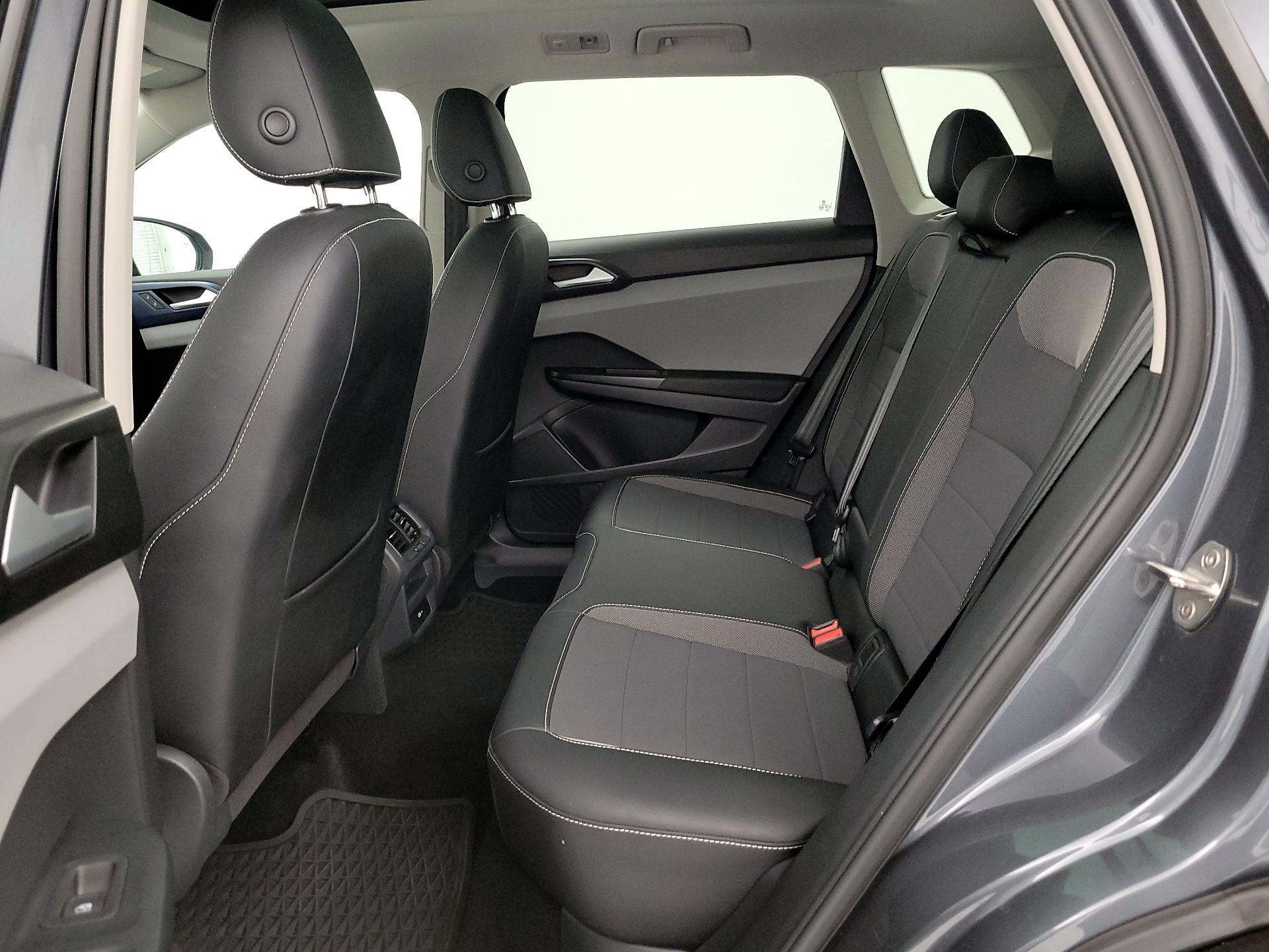 Thumbnail: 2022 Volkswagen Taos - 20