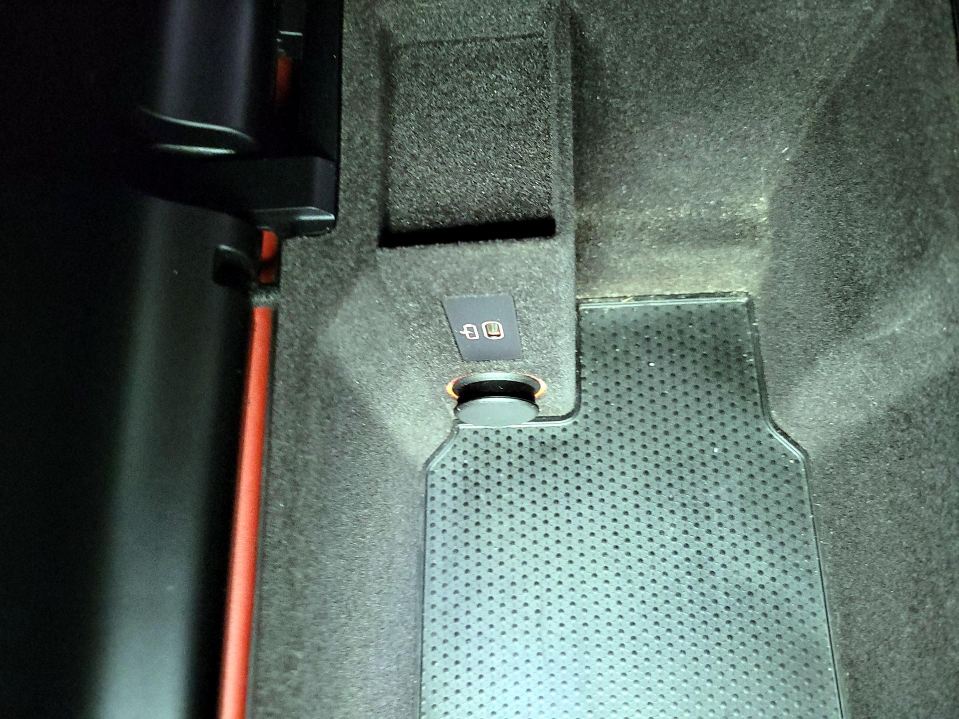 Thumbnail: 2024 BMW 8 Series - 19