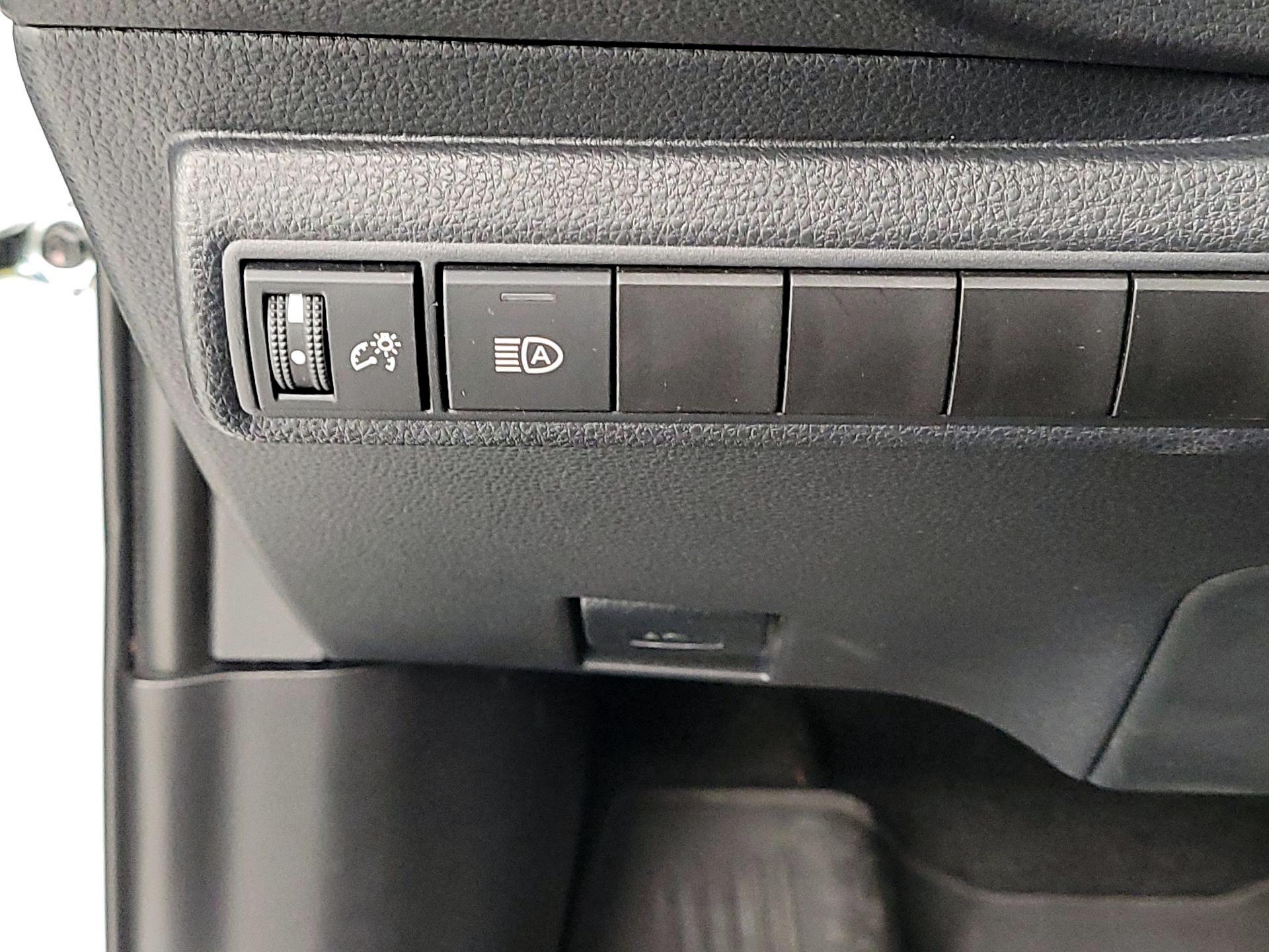 Thumbnail: 2024 Toyota Corolla - 13