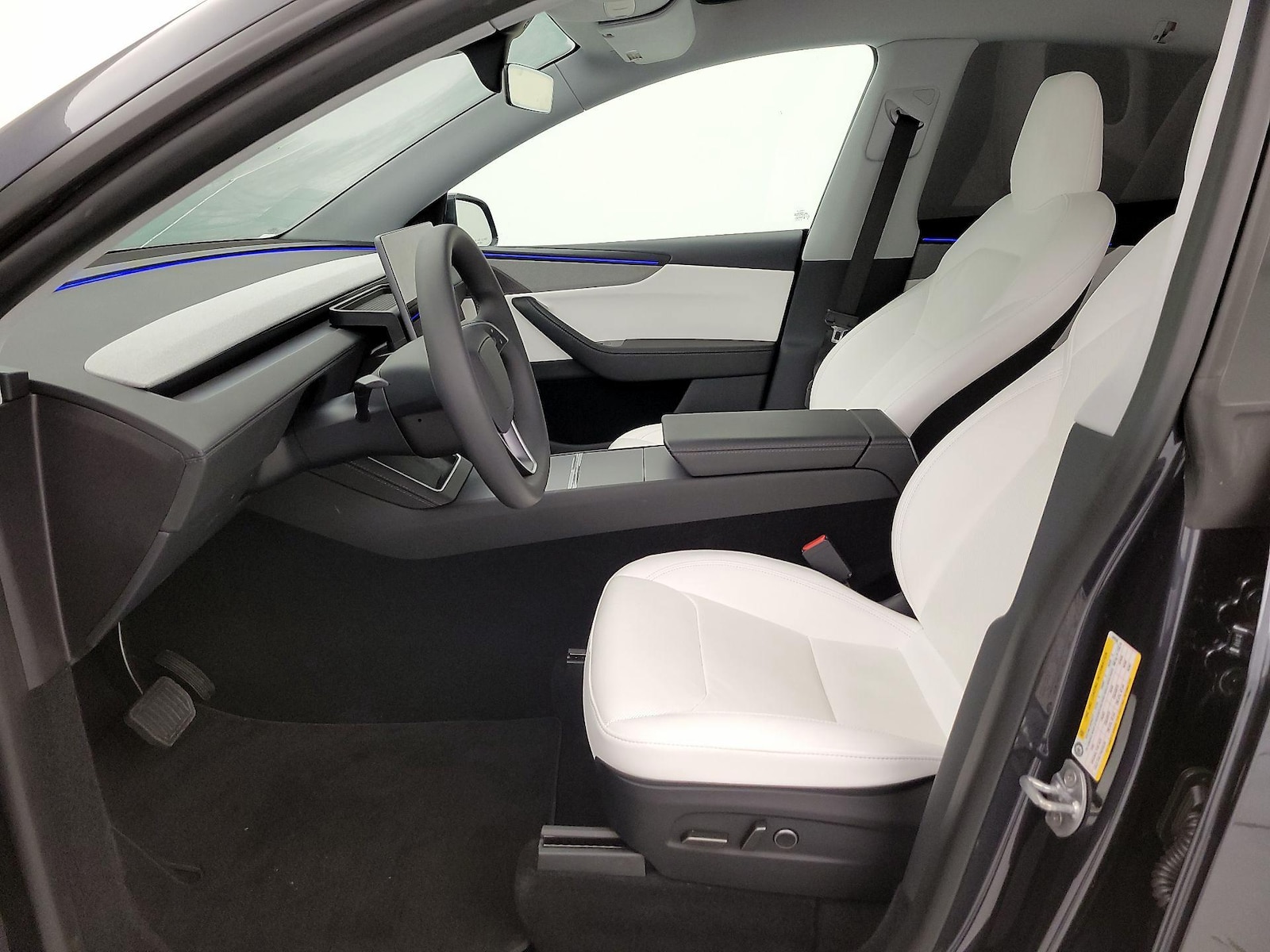 2026 Tesla Model Y Long Range - Photo 12