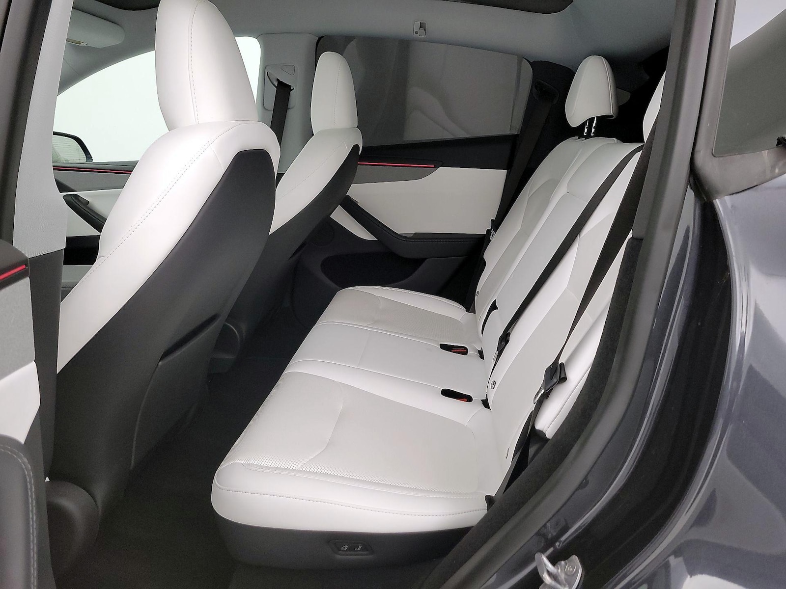 2026 Tesla Model Y Long Range - Photo 20