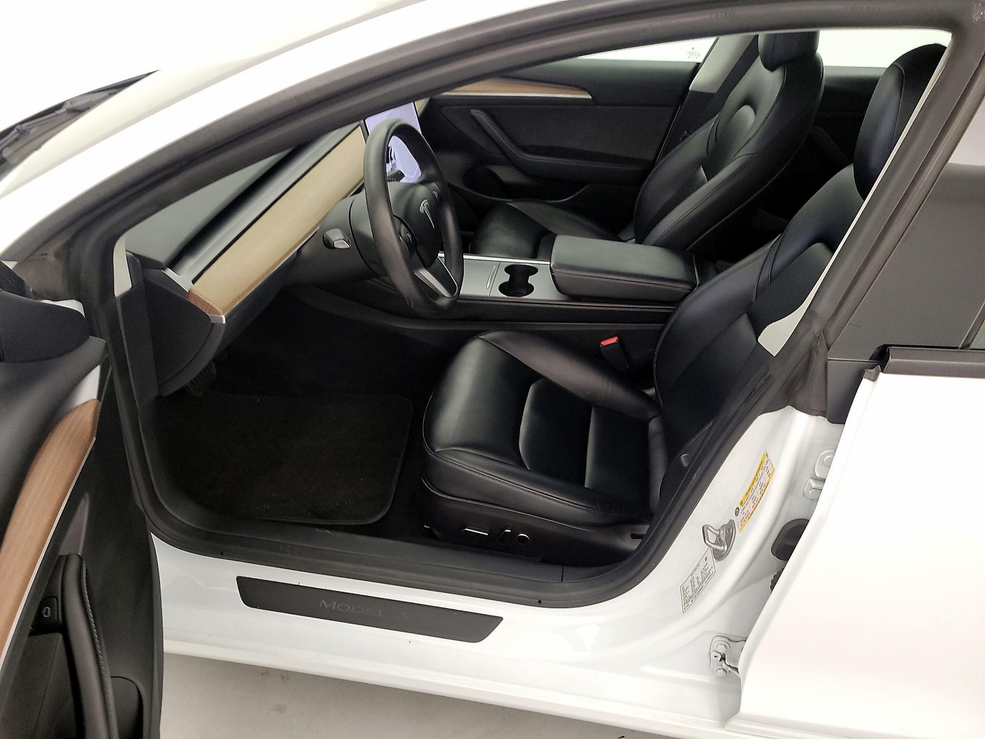 Thumbnail: 2022 Tesla Model 3 - 11