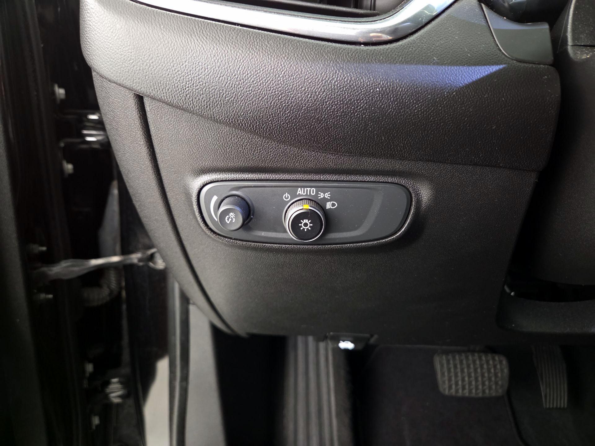 Thumbnail: 2020 Chevrolet Equinox - 13