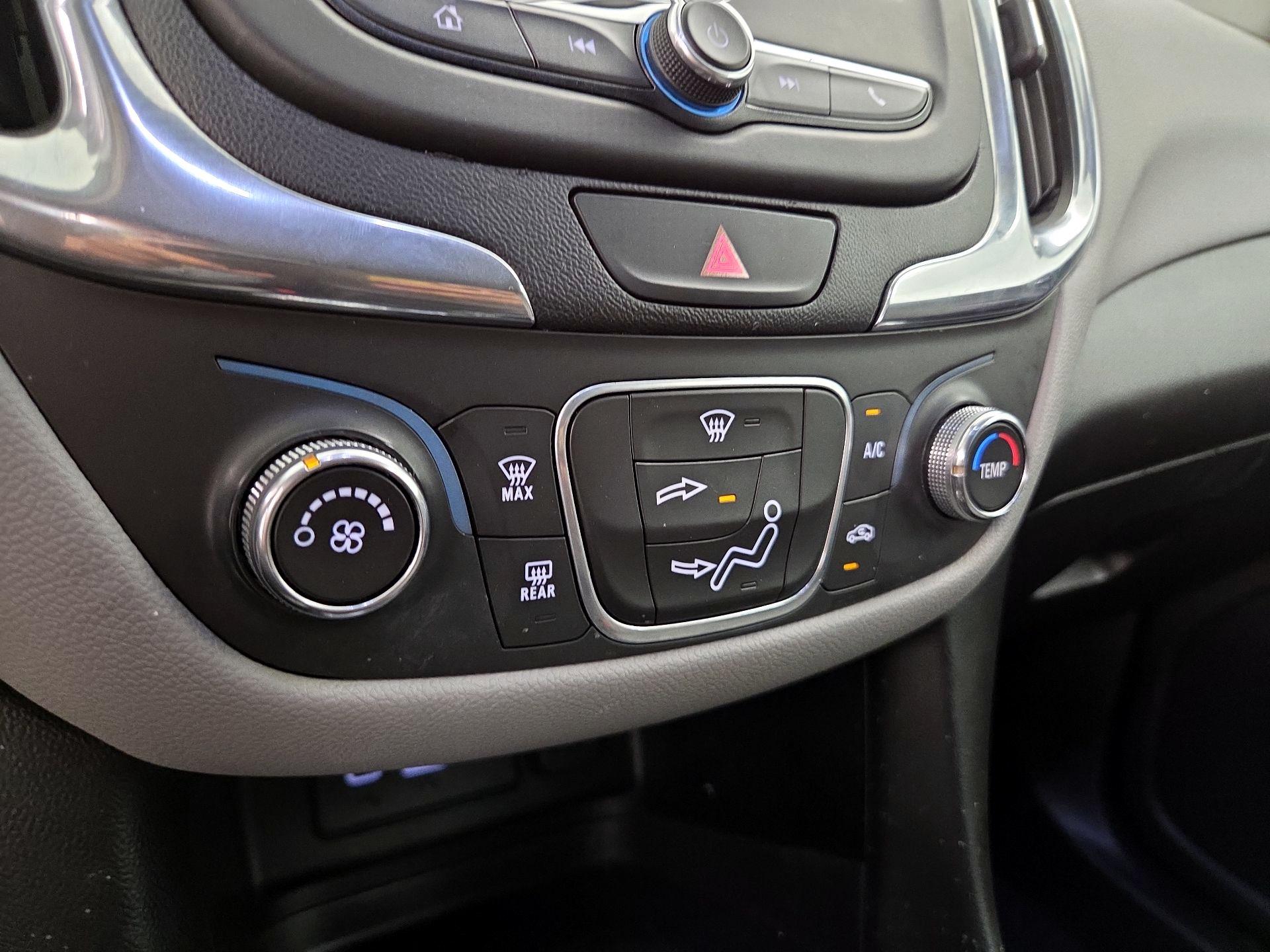Thumbnail: 2020 Chevrolet Equinox - 16