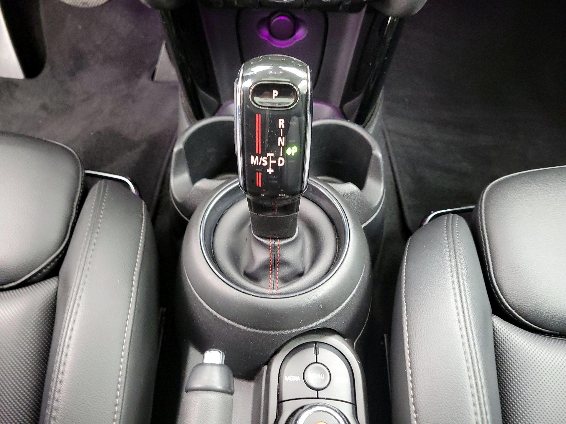Thumbnail: 2020 MINI Cooper Hardtop - 17