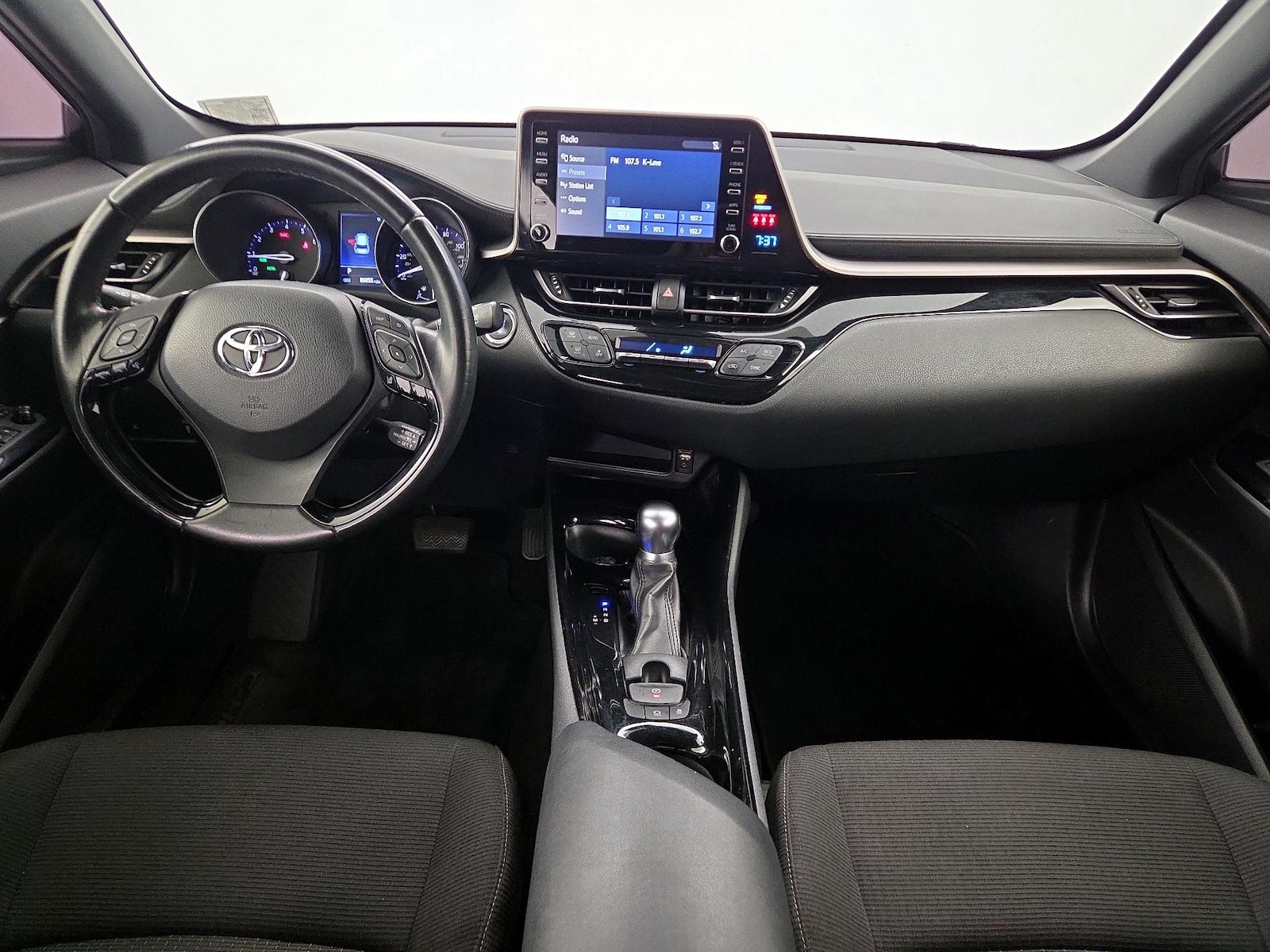 2019 Toyota C-HR XLE - Photo 10