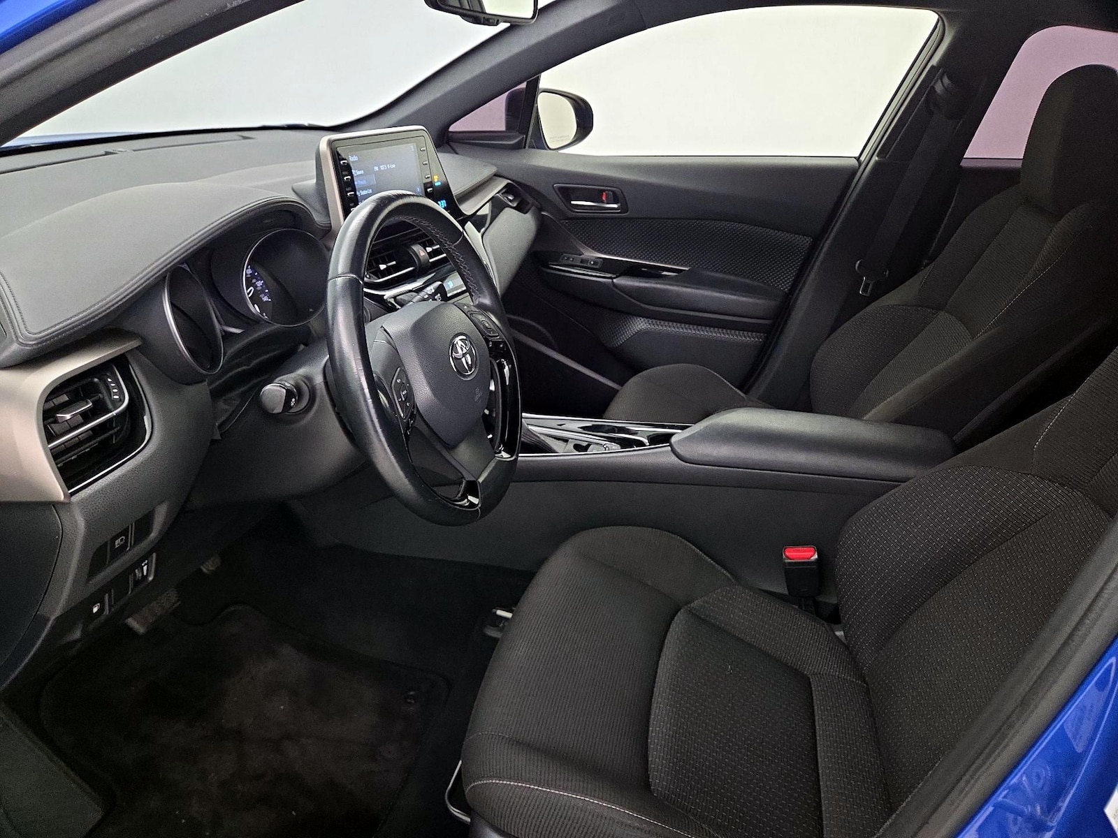 2019 Toyota C-HR XLE - Photo 12