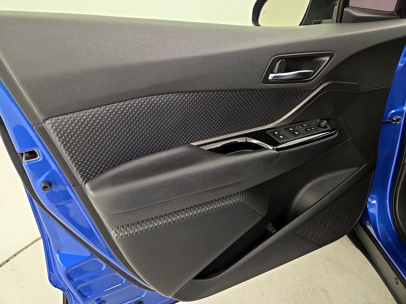 2019 Toyota C-HR XLE - Photo 13